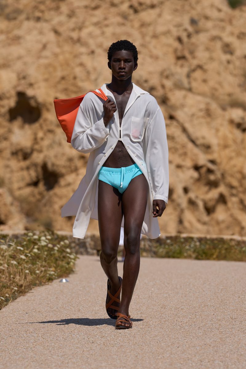 JACQUEMUS SPRING–SUMMER 2027: THE MOST RADICAL THING YOU CAN WEAR IS HAPPINESS JACQUEMUS SPRING–SUMMER 2027: THE MOST RADICAL THING YOU CAN WEAR IS HAPPINESS Vanity Teen 虚荣青年