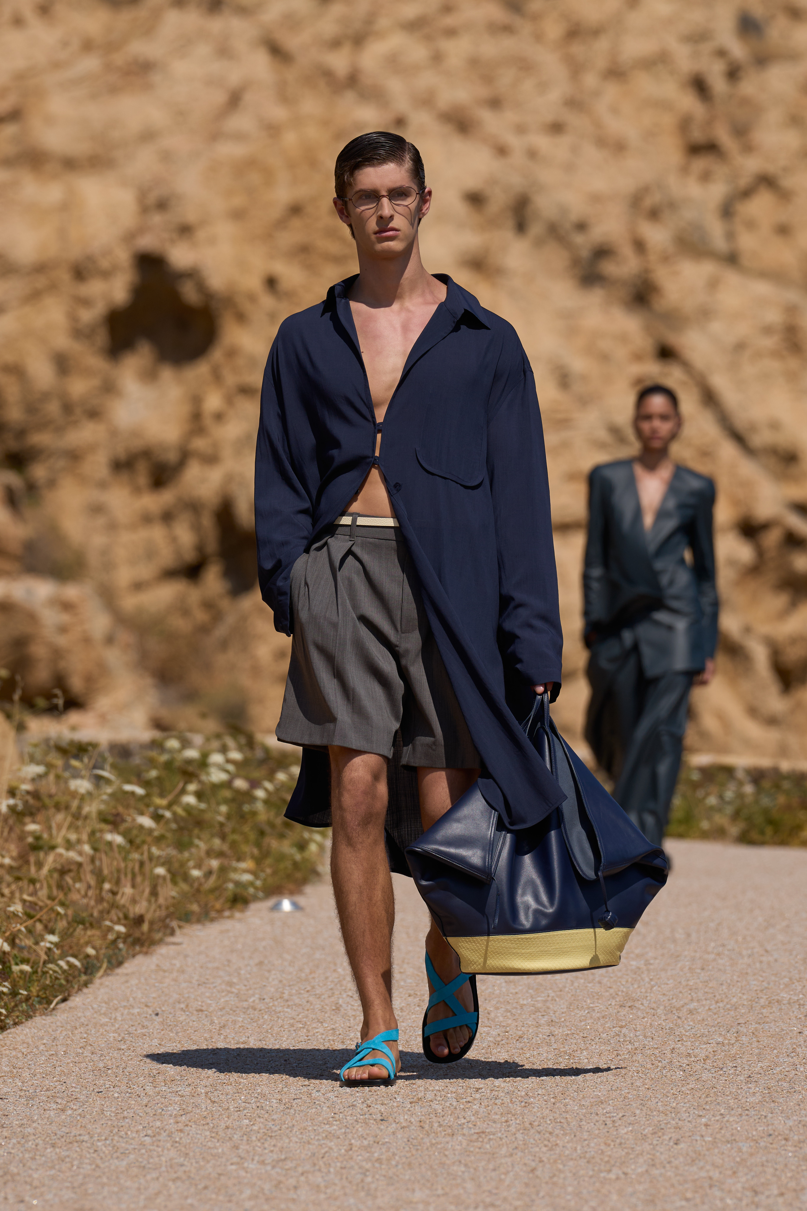 JACQUEMUS SPRING–SUMMER 2027: THE MOST RADICAL THING YOU CAN WEAR IS HAPPINESS JACQUEMUS SPRING–SUMMER 2027: THE MOST RADICAL THING YOU CAN WEAR IS HAPPINESS Vanity Teen 虚荣青年