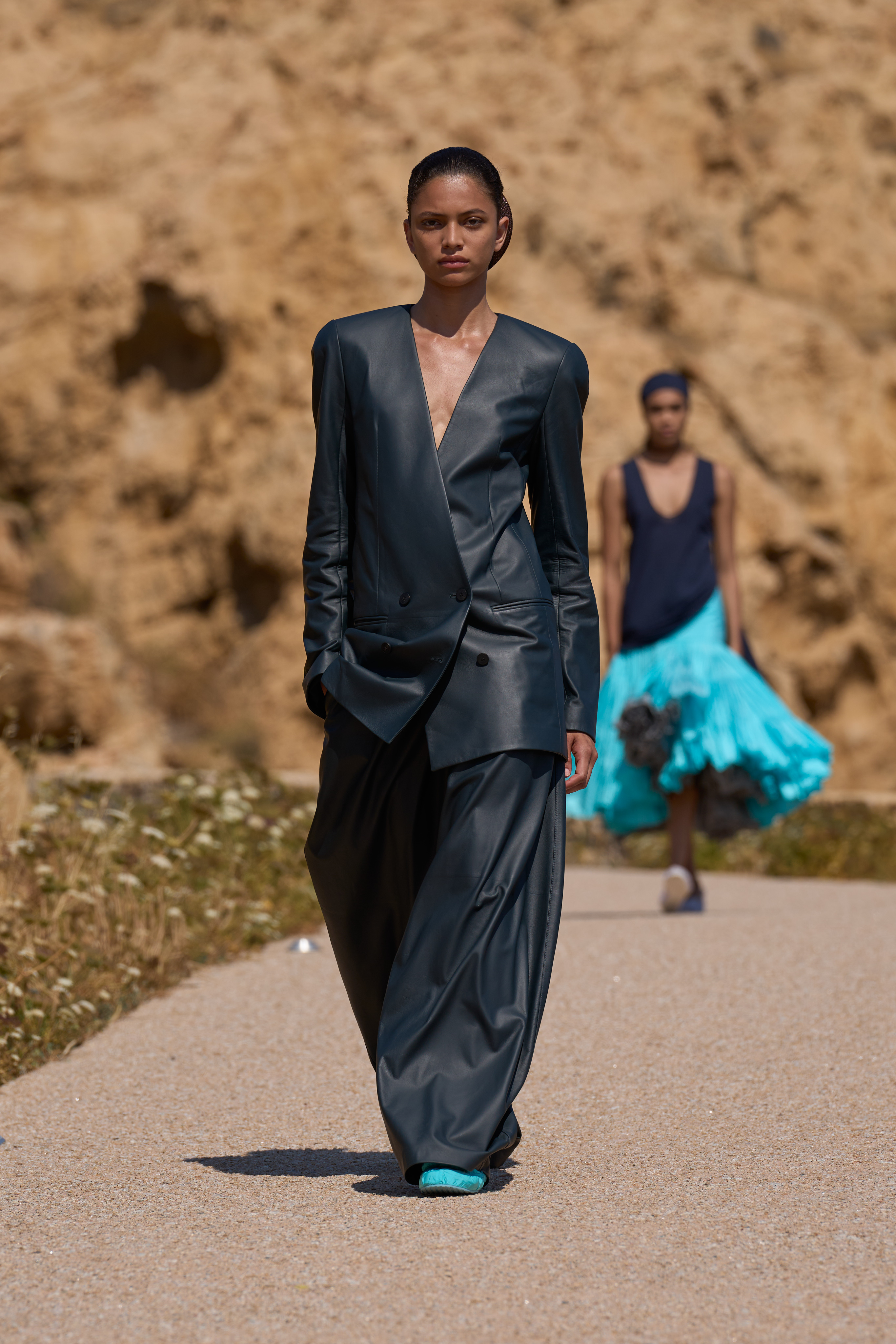 JACQUEMUS SPRING–SUMMER 2027: THE MOST RADICAL THING YOU CAN WEAR IS HAPPINESS JACQUEMUS SPRING–SUMMER 2027: THE MOST RADICAL THING YOU CAN WEAR IS HAPPINESS Vanity Teen 虚荣青年