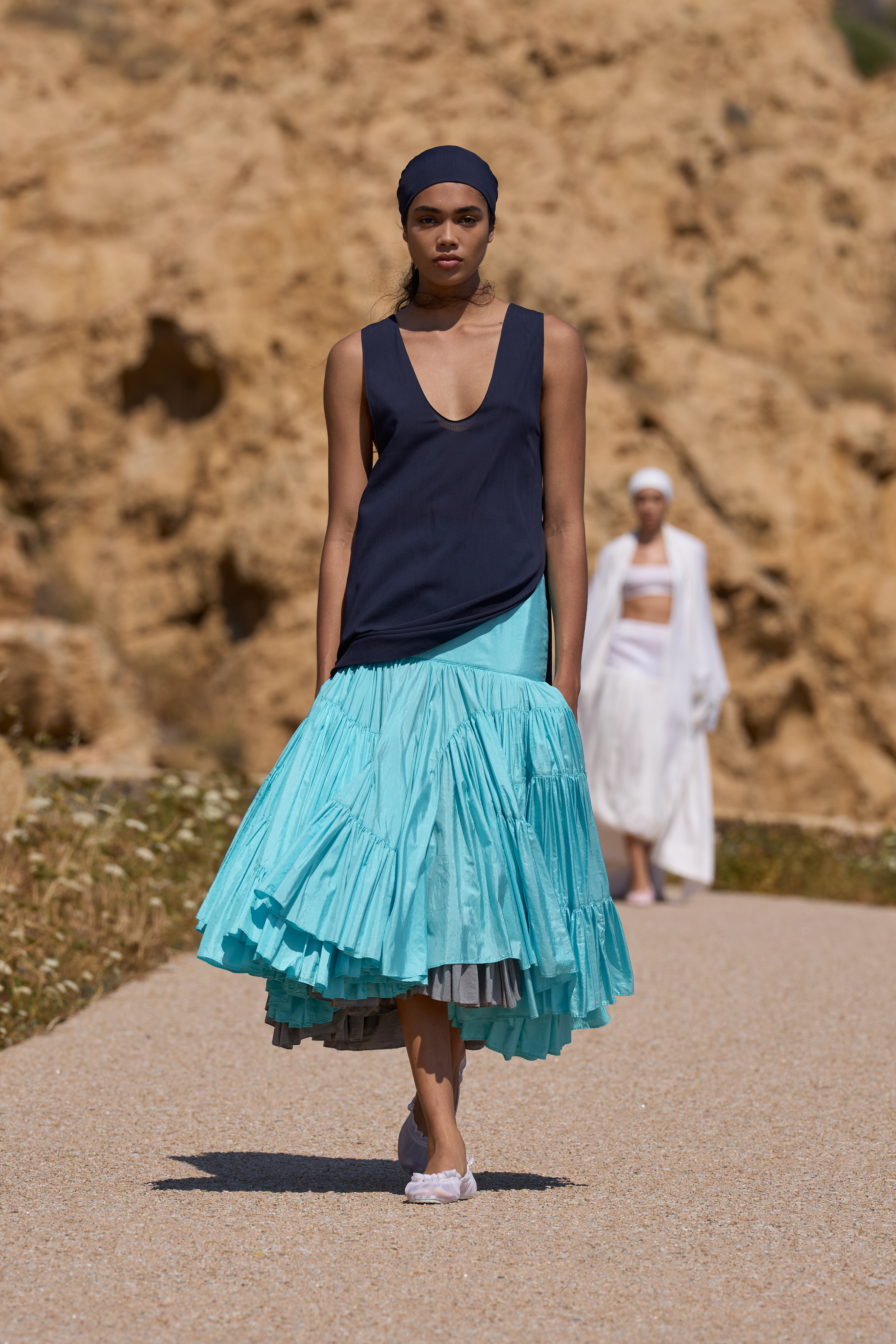 JACQUEMUS SPRING–SUMMER 2027: THE MOST RADICAL THING YOU CAN WEAR IS HAPPINESS JACQUEMUS SPRING–SUMMER 2027: THE MOST RADICAL THING YOU CAN WEAR IS HAPPINESS Vanity Teen 虚荣青年