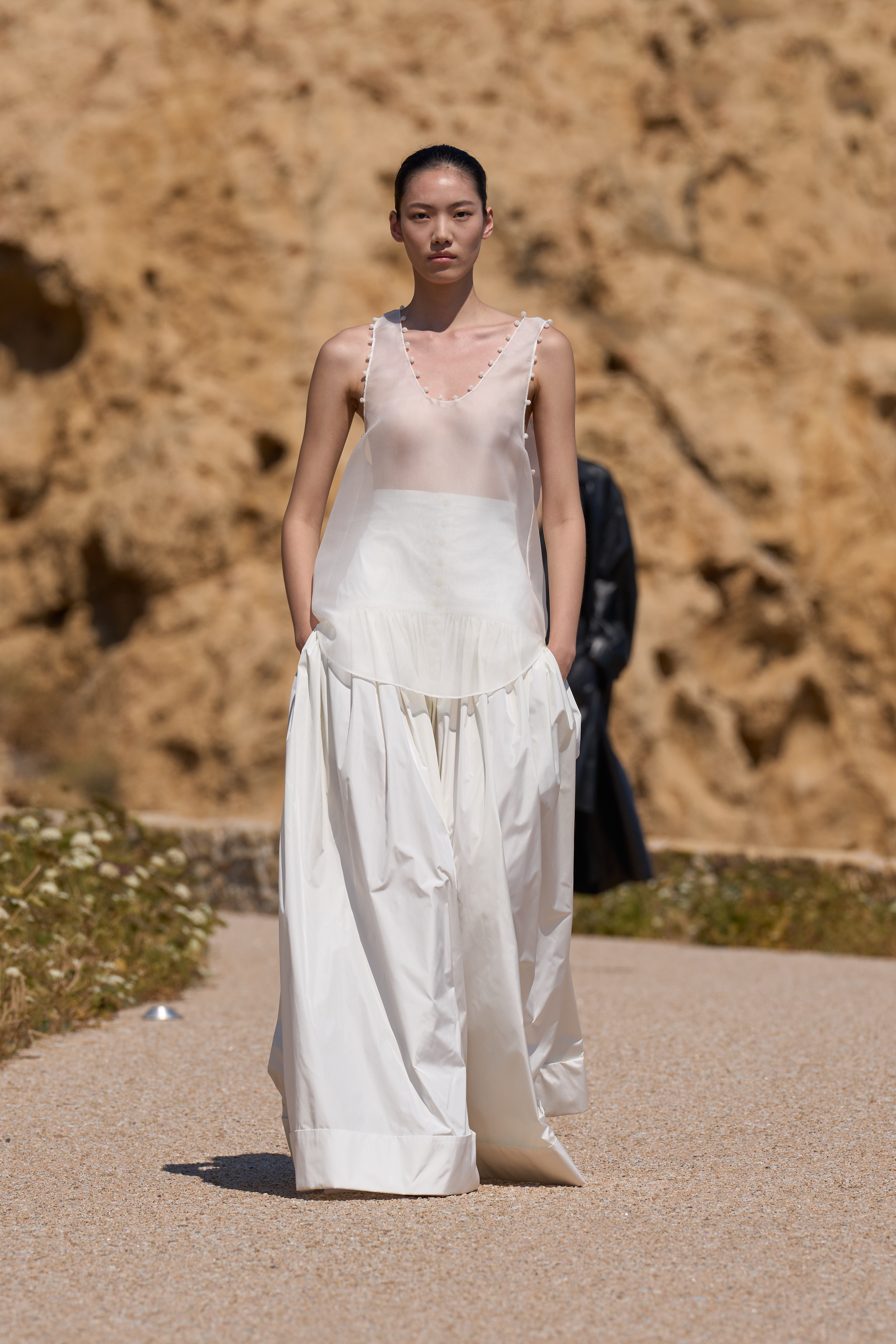 JACQUEMUS SPRING–SUMMER 2027: THE MOST RADICAL THING YOU CAN WEAR IS HAPPINESS JACQUEMUS SPRING–SUMMER 2027: THE MOST RADICAL THING YOU CAN WEAR IS HAPPINESS Vanity Teen 虚荣青年