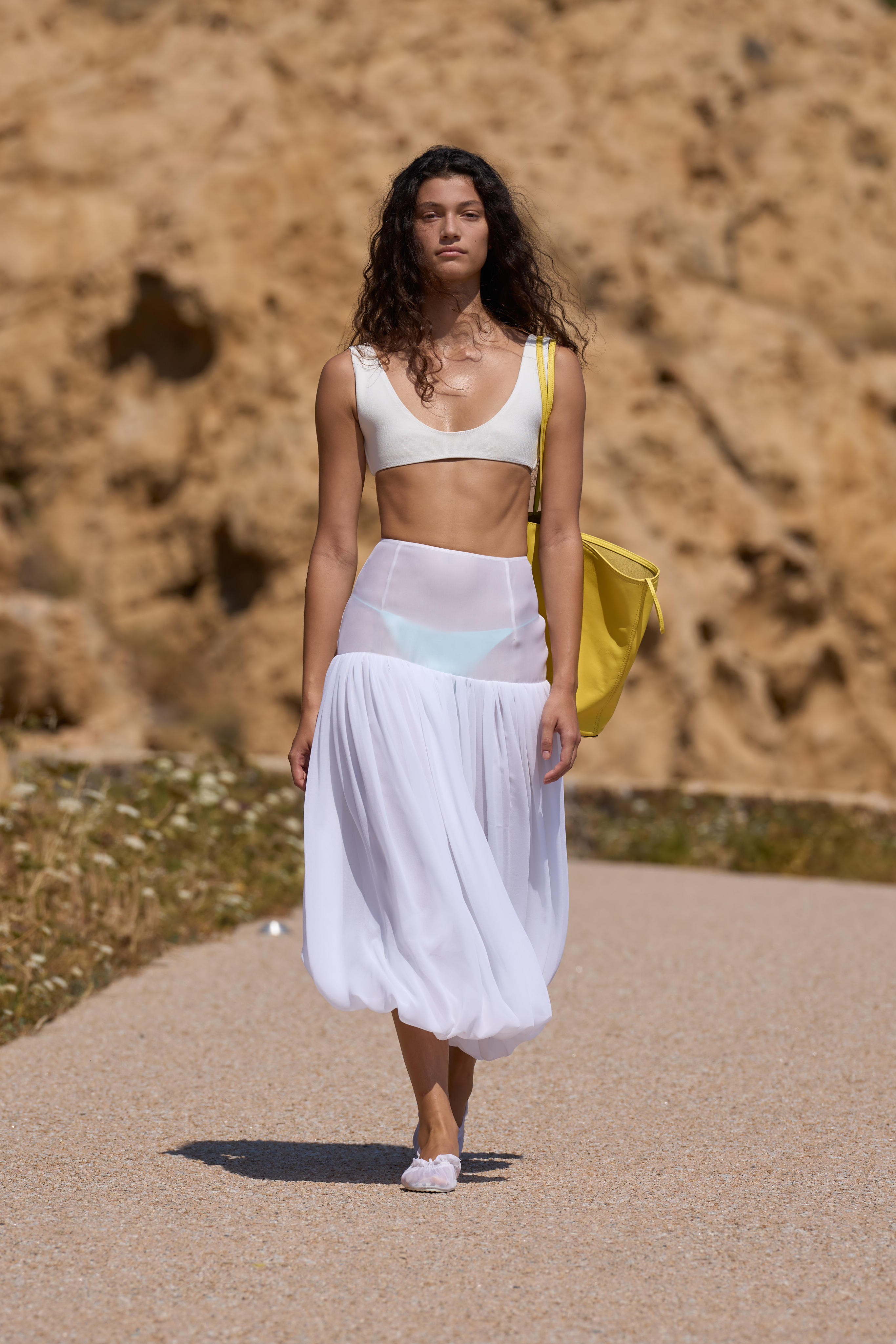 JACQUEMUS SPRING–SUMMER 2027: THE MOST RADICAL THING YOU CAN WEAR IS HAPPINESS JACQUEMUS SPRING–SUMMER 2027: THE MOST RADICAL THING YOU CAN WEAR IS HAPPINESS Vanity Teen 虚荣青年