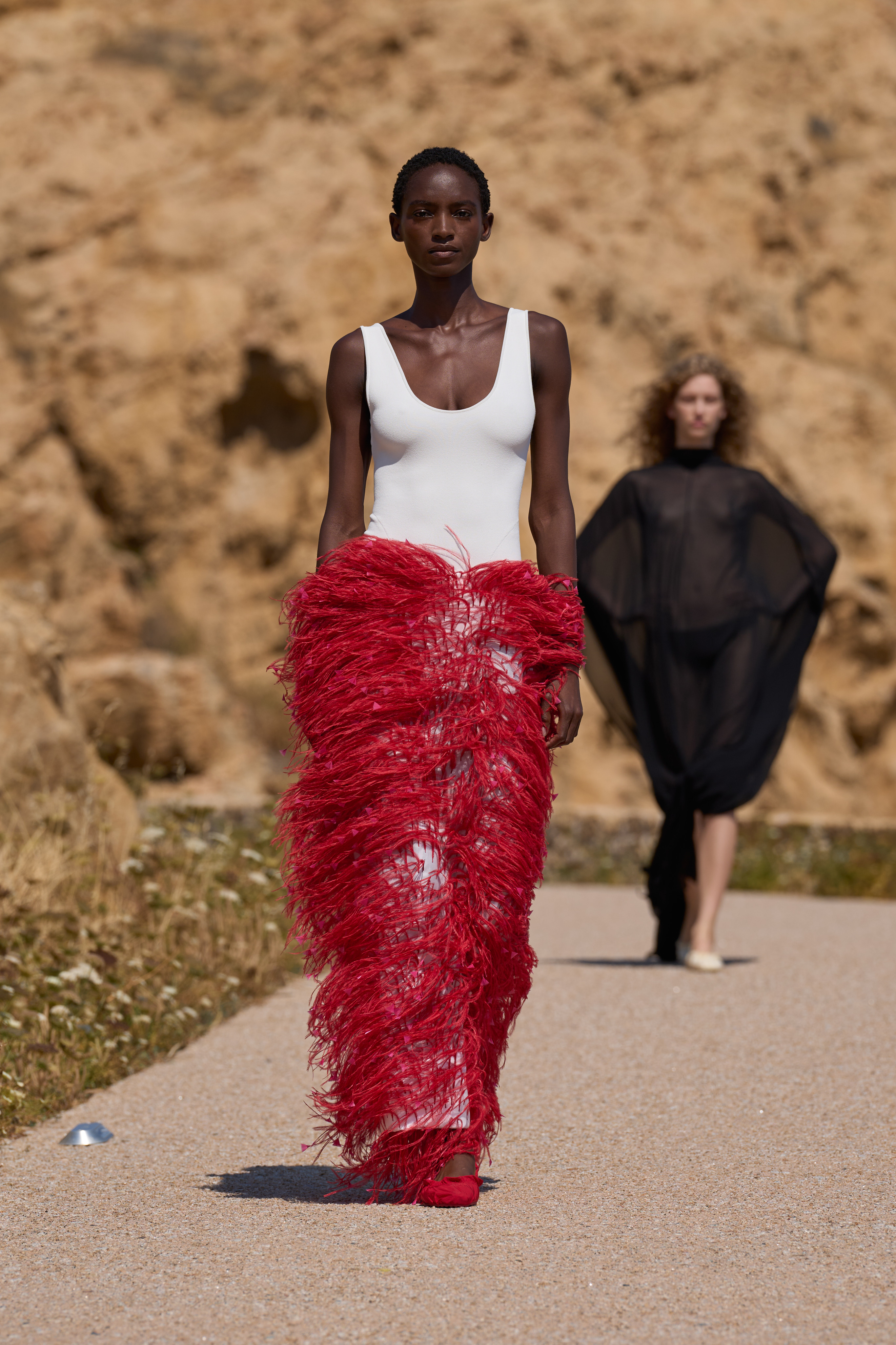 JACQUEMUS SPRING–SUMMER 2027: THE MOST RADICAL THING YOU CAN WEAR IS HAPPINESS JACQUEMUS SPRING–SUMMER 2027: THE MOST RADICAL THING YOU CAN WEAR IS HAPPINESS Vanity Teen 虚荣青年