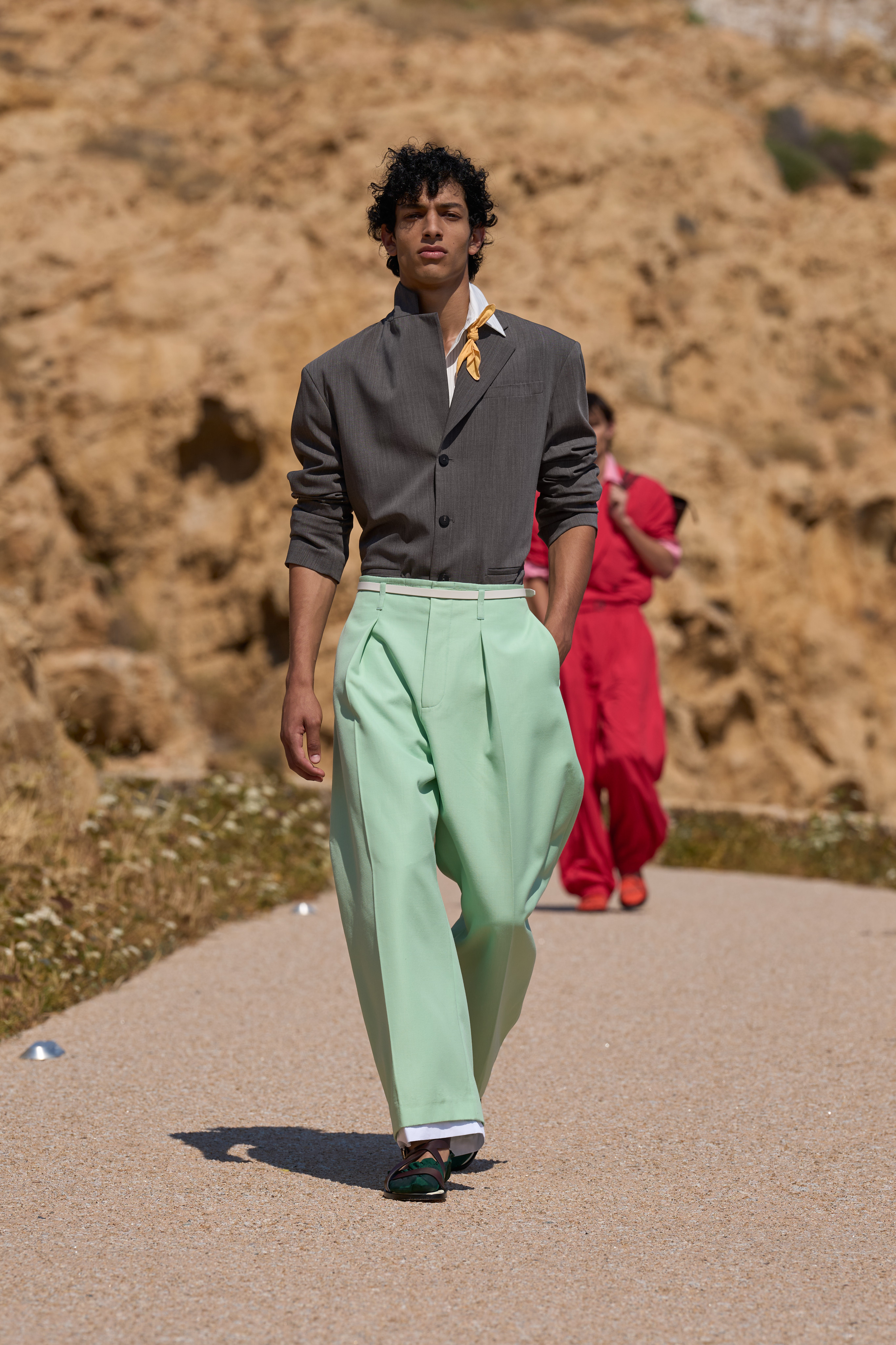 JACQUEMUS SPRING–SUMMER 2027: THE MOST RADICAL THING YOU CAN WEAR IS HAPPINESS JACQUEMUS SPRING–SUMMER 2027: THE MOST RADICAL THING YOU CAN WEAR IS HAPPINESS Vanity Teen 虚荣青年