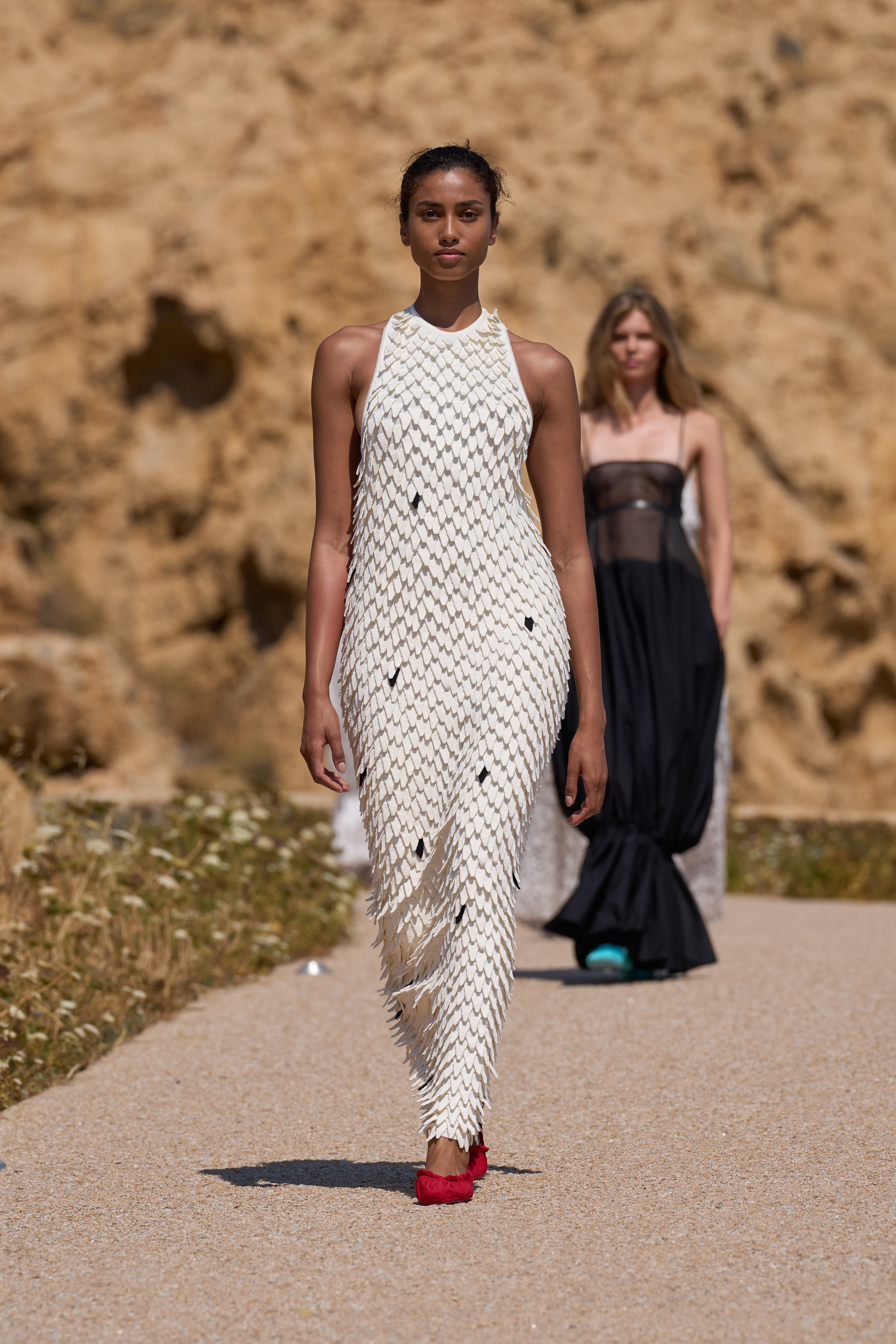 JACQUEMUS SPRING–SUMMER 2027: THE MOST RADICAL THING YOU CAN WEAR IS HAPPINESS JACQUEMUS SPRING–SUMMER 2027: THE MOST RADICAL THING YOU CAN WEAR IS HAPPINESS Vanity Teen 虚荣青年