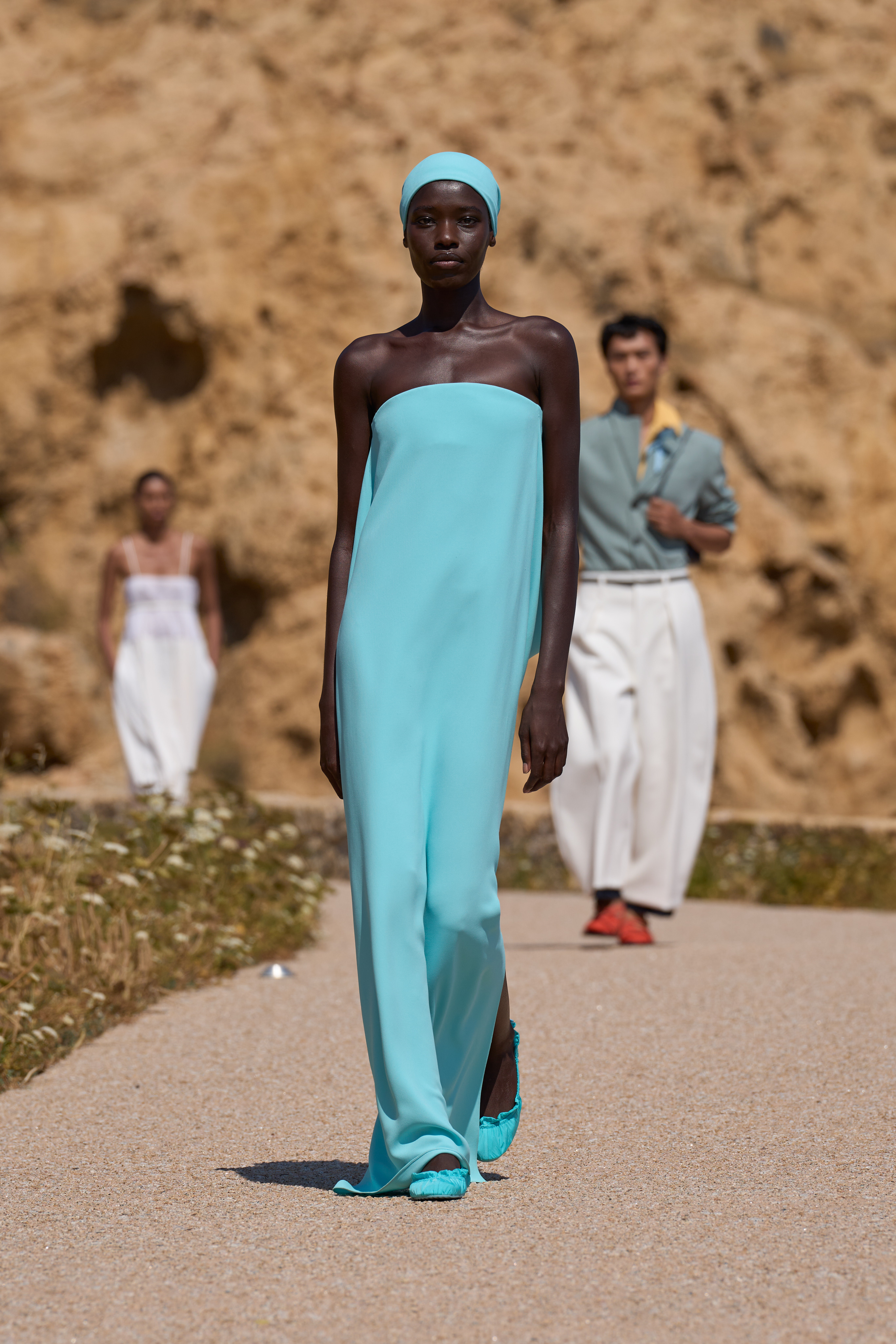 JACQUEMUS SPRING–SUMMER 2027: THE MOST RADICAL THING YOU CAN WEAR IS HAPPINESS JACQUEMUS SPRING–SUMMER 2027: THE MOST RADICAL THING YOU CAN WEAR IS HAPPINESS Vanity Teen 虚荣青年