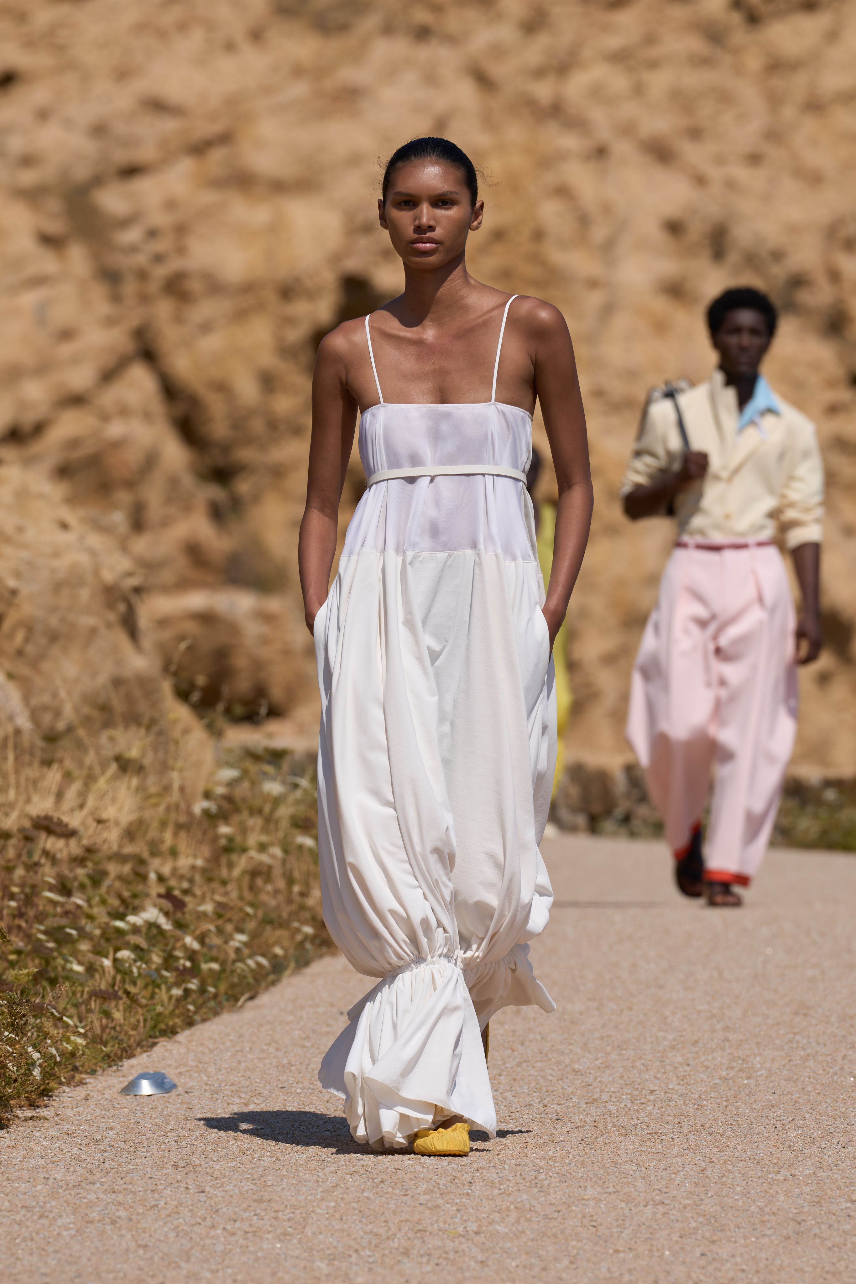 JACQUEMUS SPRING–SUMMER 2027: THE MOST RADICAL THING YOU CAN WEAR IS HAPPINESS JACQUEMUS SPRING–SUMMER 2027: THE MOST RADICAL THING YOU CAN WEAR IS HAPPINESS Vanity Teen 虚荣青年