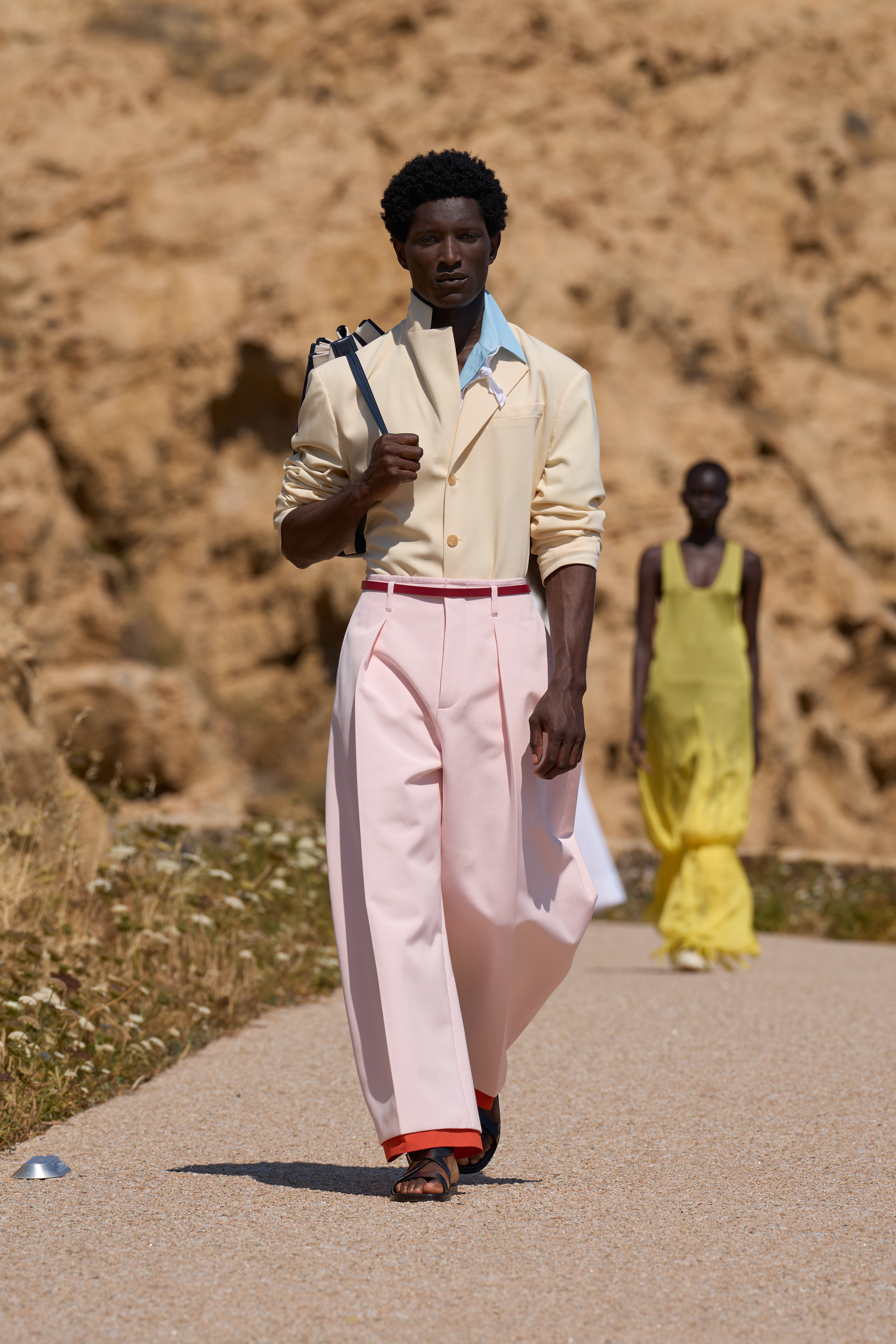 JACQUEMUS SPRING–SUMMER 2027: THE MOST RADICAL THING YOU CAN WEAR IS HAPPINESS JACQUEMUS SPRING–SUMMER 2027: THE MOST RADICAL THING YOU CAN WEAR IS HAPPINESS Vanity Teen 虚荣青年