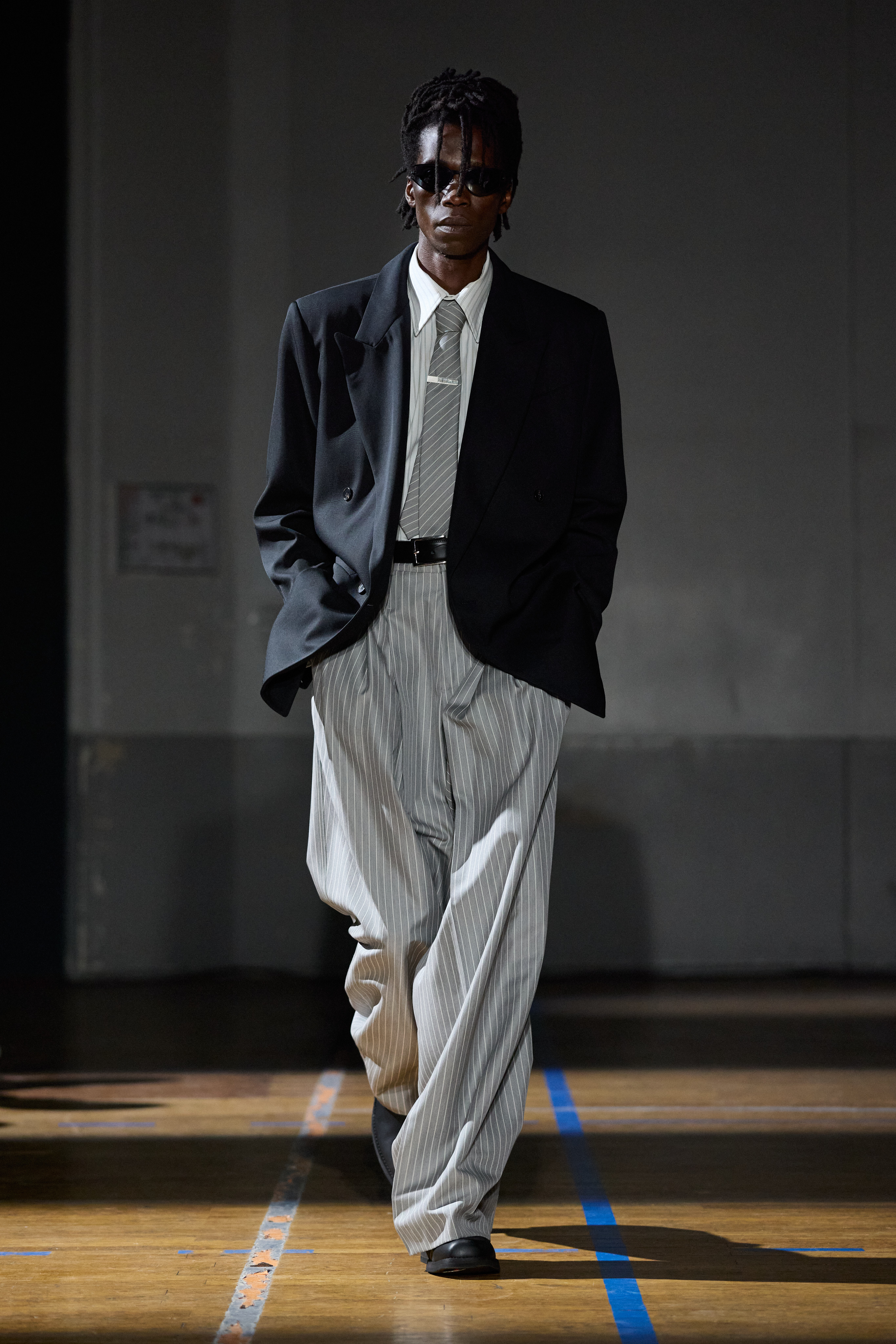 Heaven Wears Black, Hell Smells Like Summer: LGN SS27 Heaven Wears Black, Hell Smells Like Summer: LGN SS27 Vanity Teen 虚荣青年