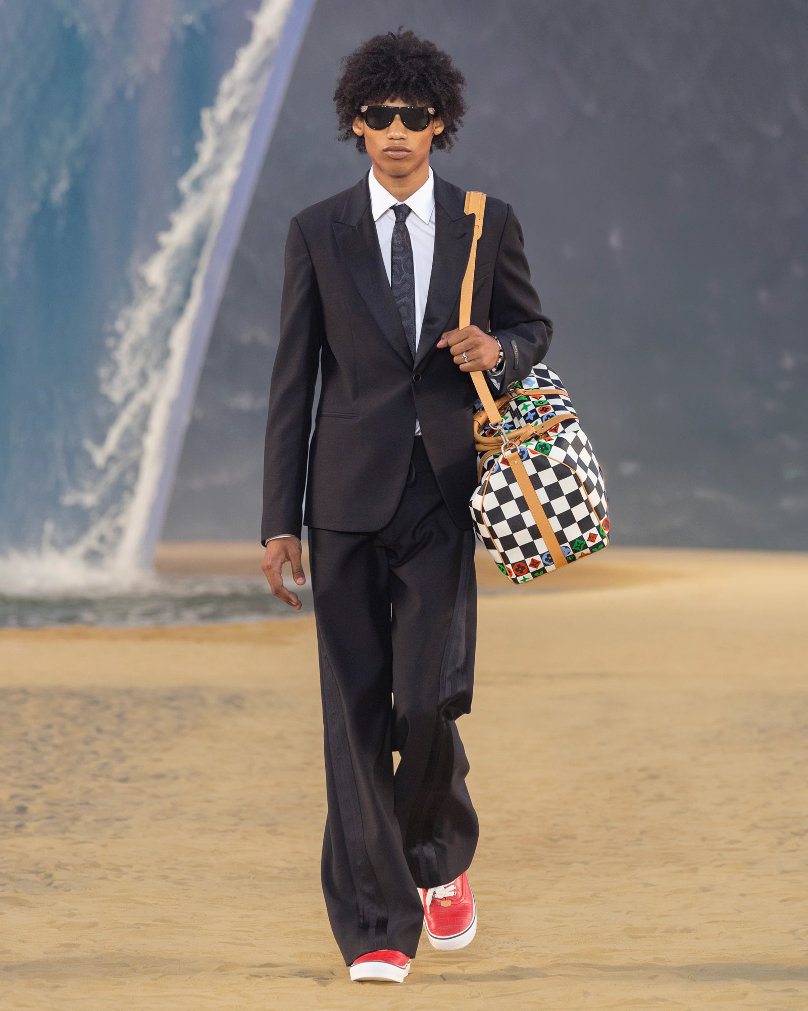 Louis Vuitton Men's Spring/Summer 2027: Pharrell's Global Beach Club Has Arrived Louis Vuitton Men's Spring/Summer 2027: Pharrell's Global Beach Club Has Arrived Vanity Teen 虚荣青年