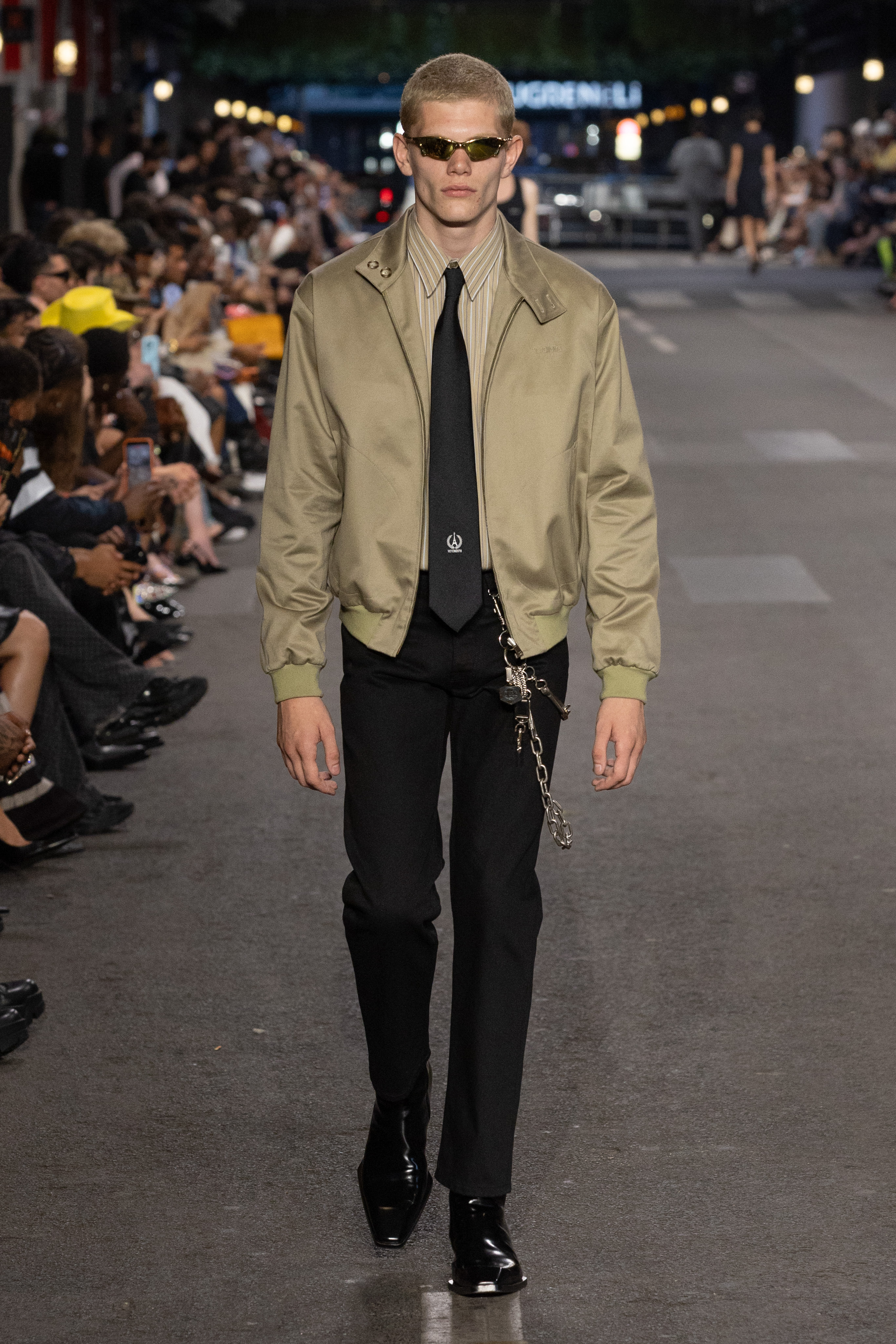 VETEMENTS SPRING SUMMER 2027: EVERYTHING IS NORMAL. UNTIL IT ISN’T VETEMENTS SPRING SUMMER 2027: EVERYTHING IS NORMAL. UNTIL IT ISN’T Vanity Teen 虚荣青年
