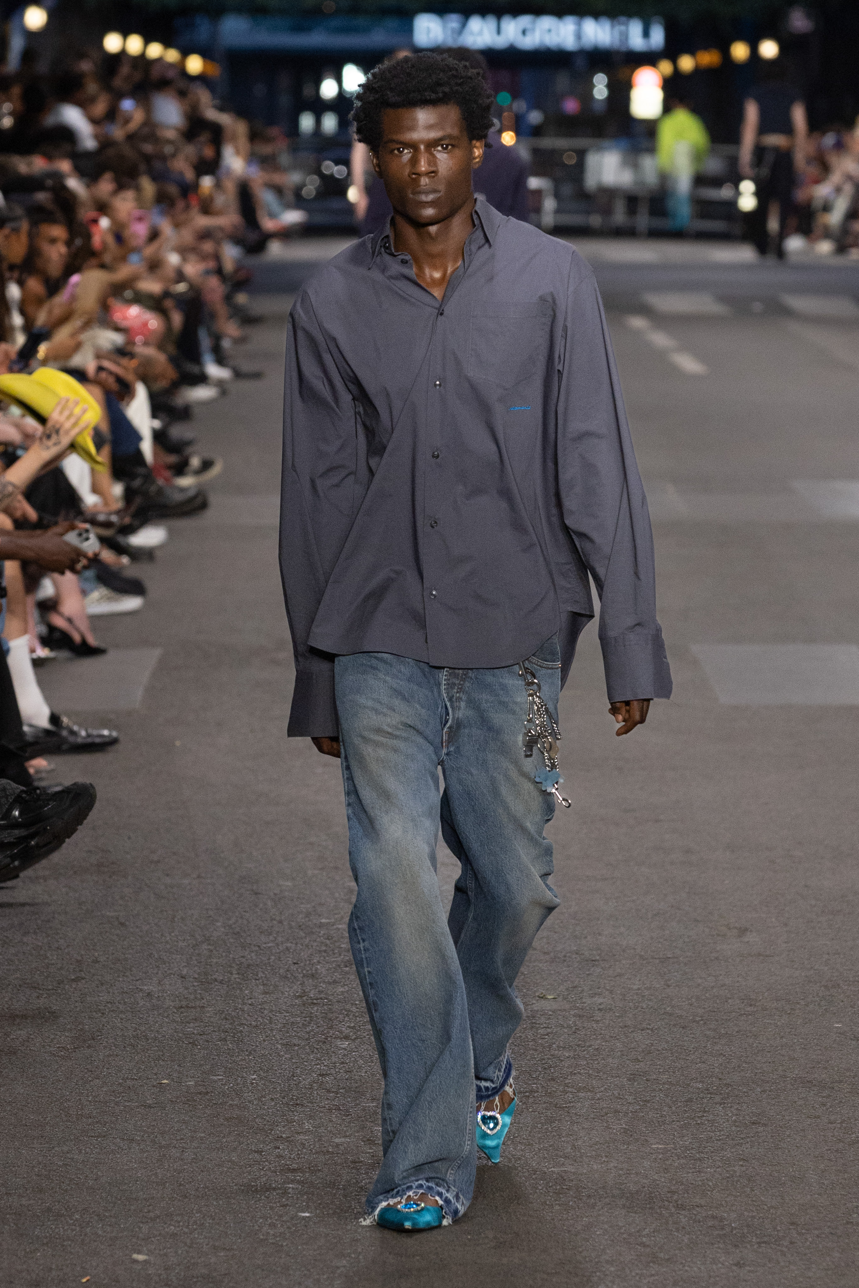VETEMENTS SPRING SUMMER 2027: EVERYTHING IS NORMAL. UNTIL IT ISN’T VETEMENTS SPRING SUMMER 2027: EVERYTHING IS NORMAL. UNTIL IT ISN’T Vanity Teen 虚荣青年