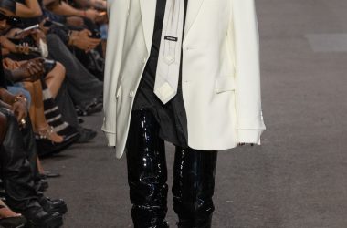 VETEMENTS SPRING SUMMER 2027: EVERYTHING IS NORMAL. UNTIL IT ISN’T VETEMENTS SPRING SUMMER 2027: EVERYTHING IS NORMAL. UNTIL IT ISN’T Vanity Teen 虚荣青年