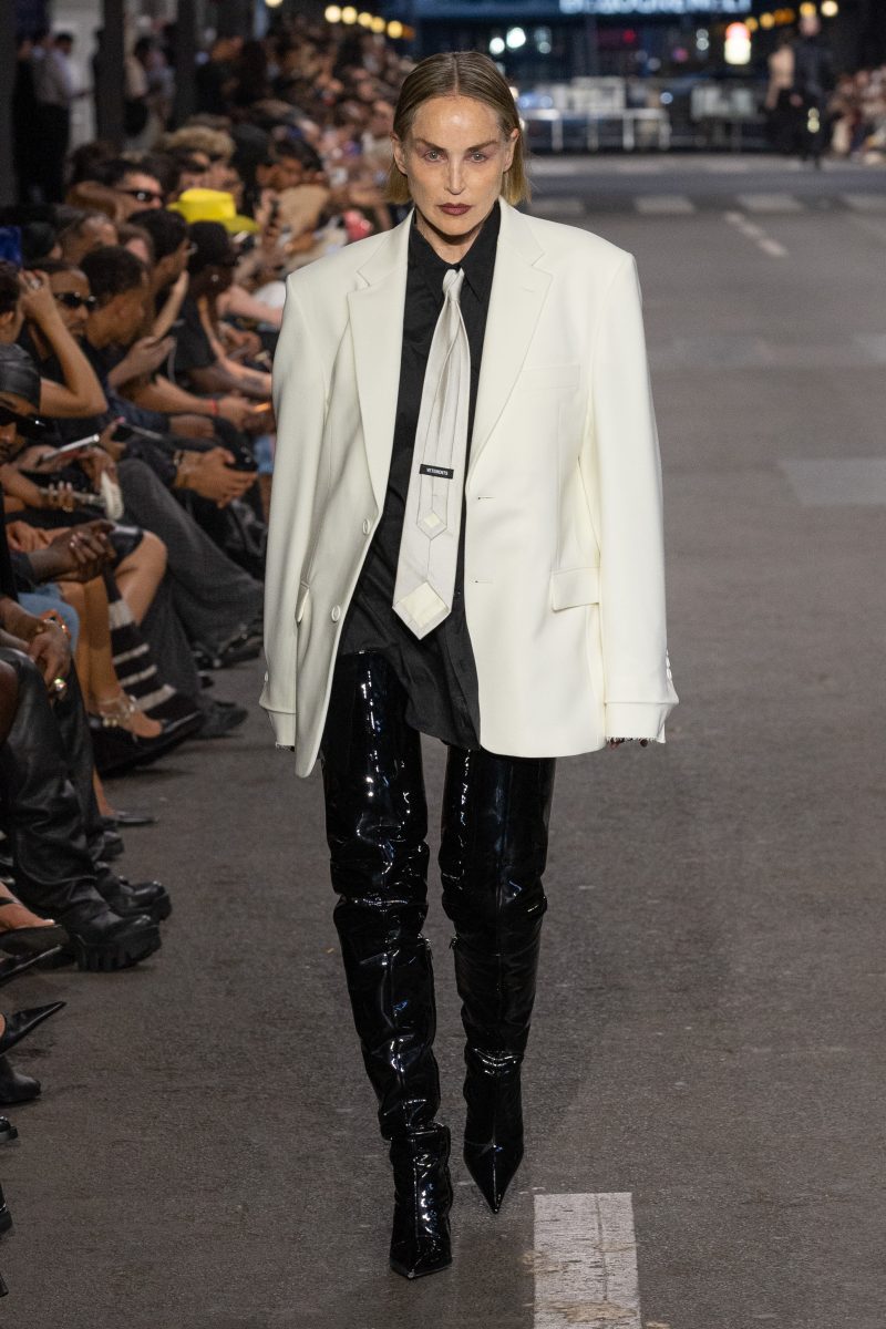 VETEMENTS SPRING SUMMER 2027: EVERYTHING IS NORMAL. UNTIL IT ISN’T VETEMENTS SPRING SUMMER 2027: EVERYTHING IS NORMAL. UNTIL IT ISN’T Vanity Teen 虚荣青年