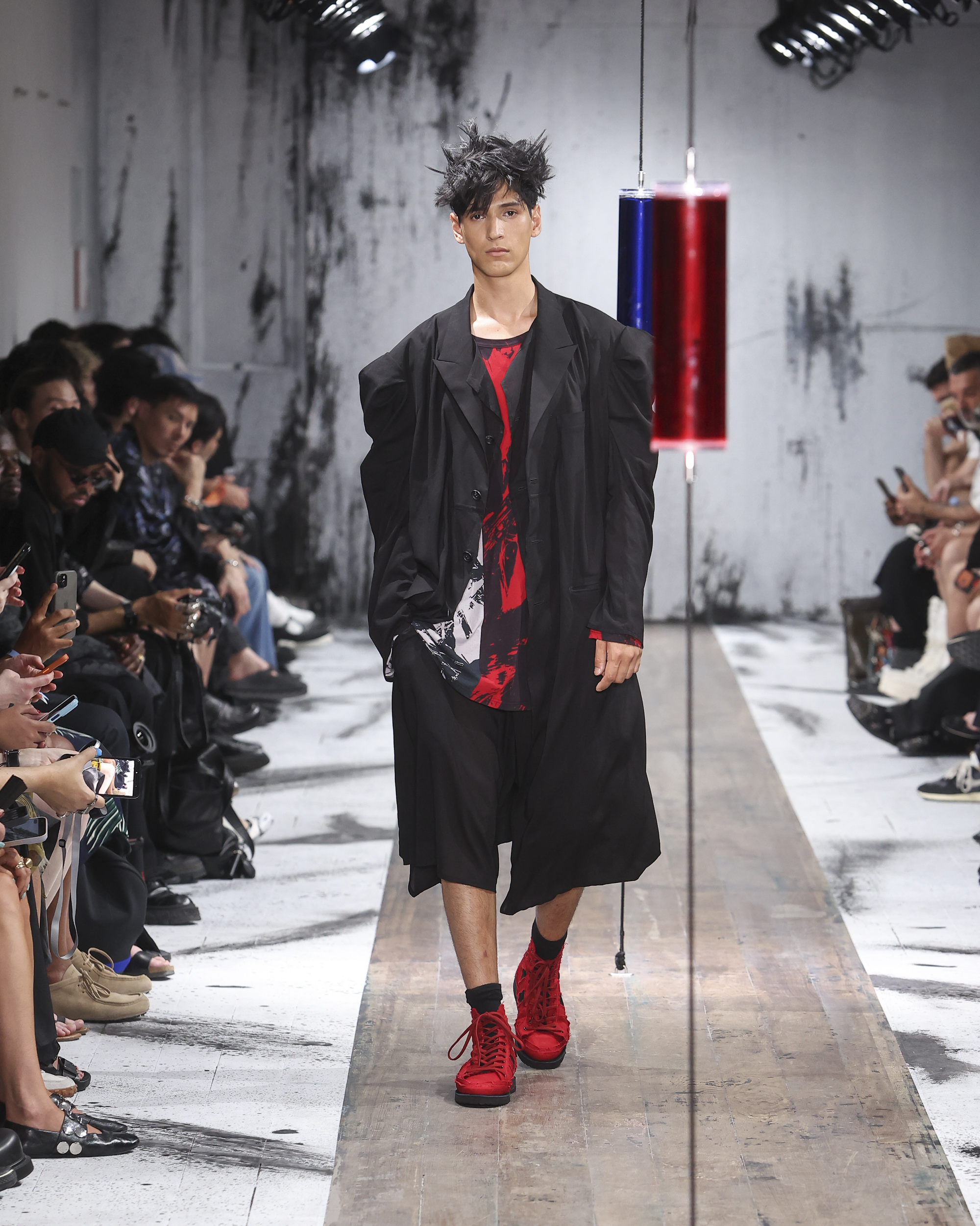 Yohji Yamamoto Spring/Summer 2027: Dressing for the End of Cool Yohji Yamamoto Spring/Summer 2027: Dressing for the End of Cool Vanity Teen 虚荣青年