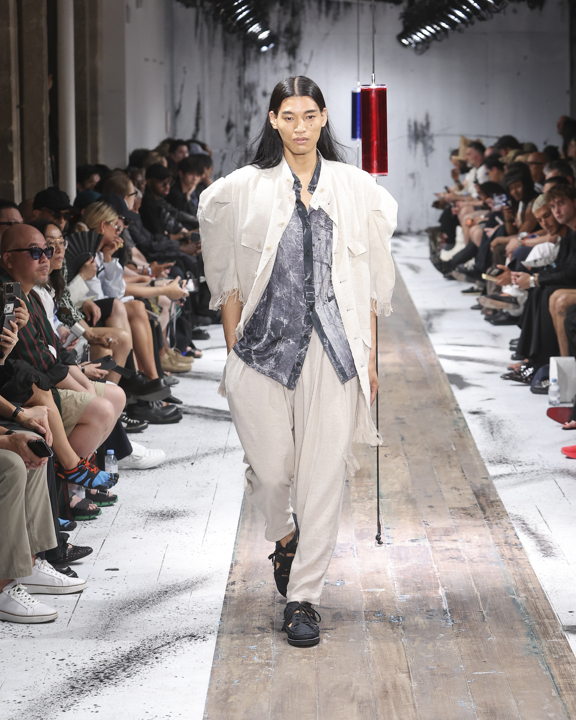 Yohji Yamamoto Spring/Summer 2027: Dressing for the End of Cool Yohji Yamamoto Spring/Summer 2027: Dressing for the End of Cool Vanity Teen 虚荣青年