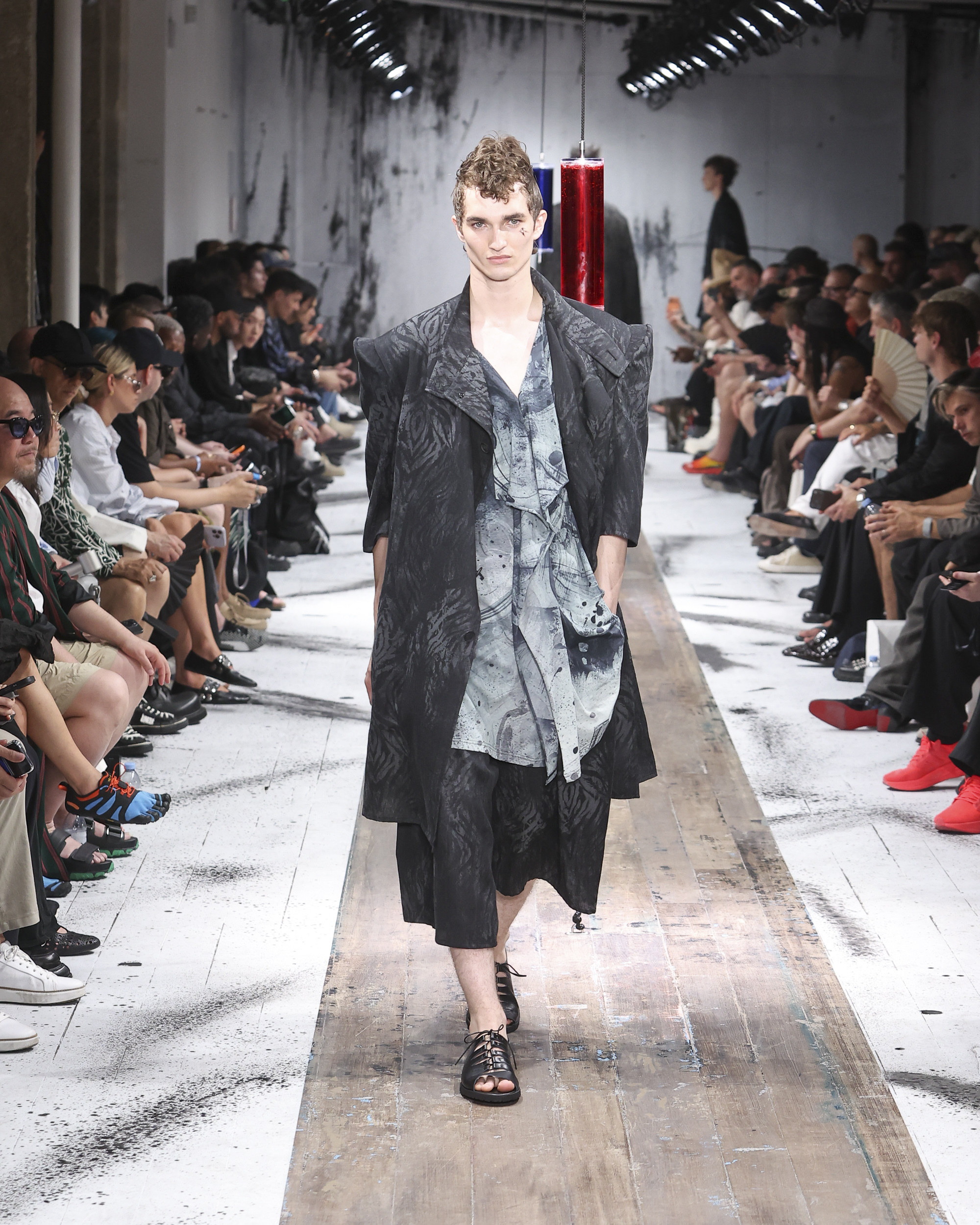 Yohji Yamamoto Spring/Summer 2027: Dressing for the End of Cool Yohji Yamamoto Spring/Summer 2027: Dressing for the End of Cool Vanity Teen 虚荣青年