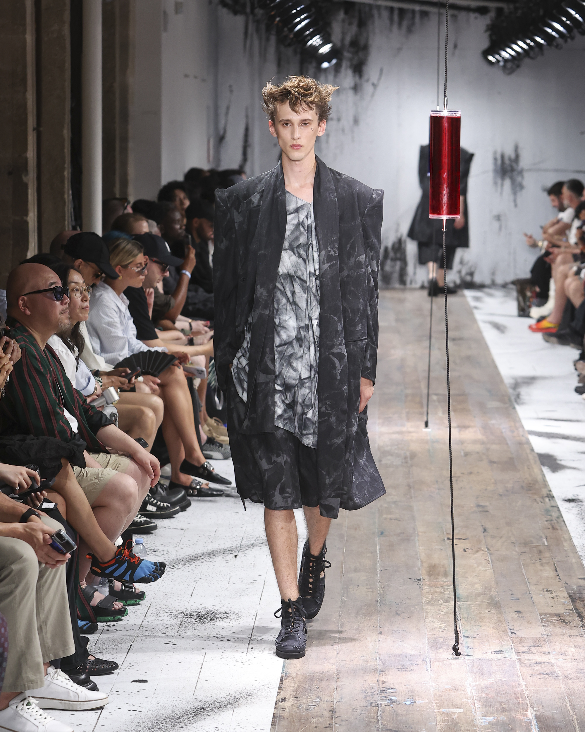 Yohji Yamamoto Spring/Summer 2027: Dressing for the End of Cool Yohji Yamamoto Spring/Summer 2027: Dressing for the End of Cool Vanity Teen 虚荣青年