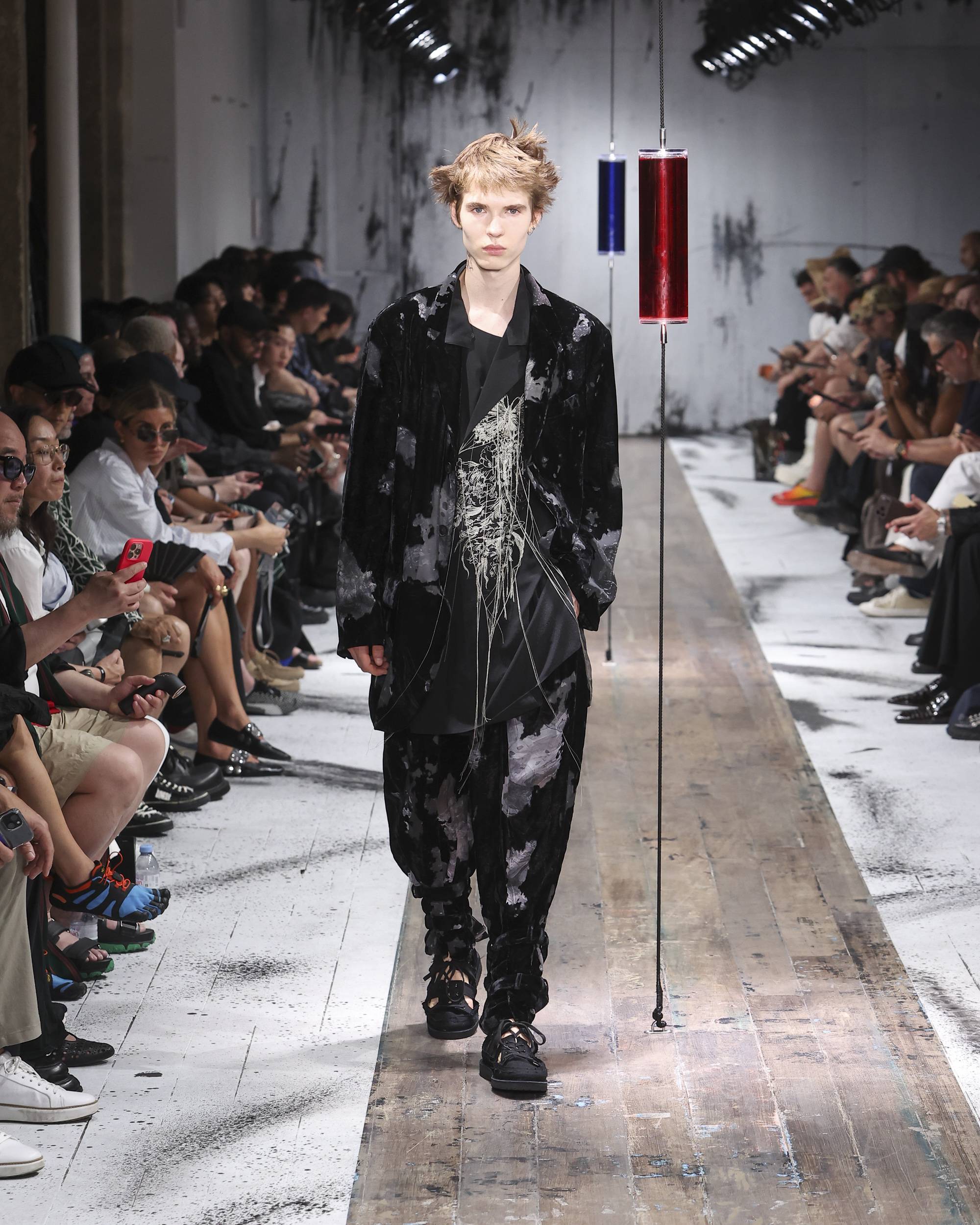 Yohji Yamamoto Spring/Summer 2027: Dressing for the End of Cool Yohji Yamamoto Spring/Summer 2027: Dressing for the End of Cool Vanity Teen 虚荣青年