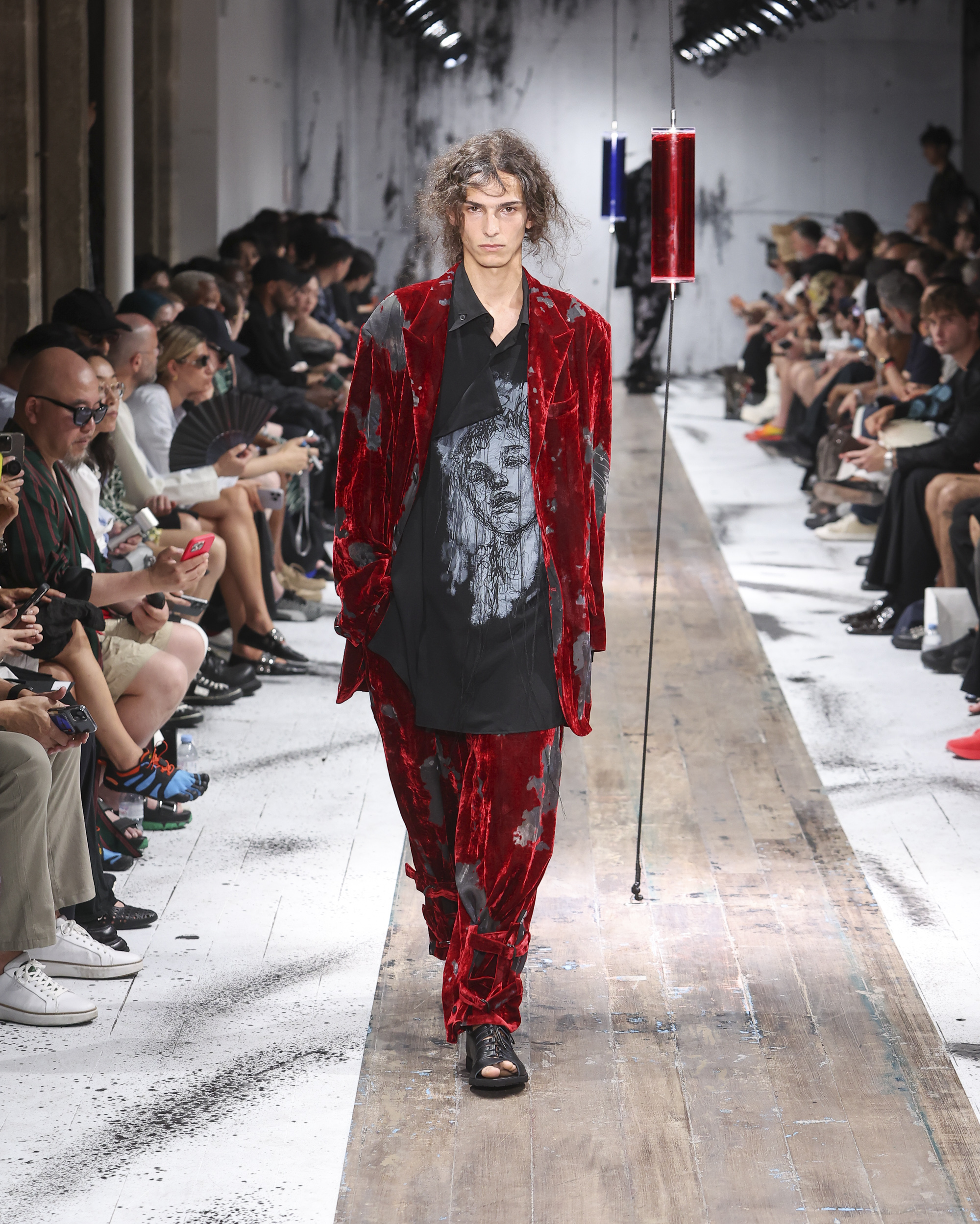 Yohji Yamamoto Spring/Summer 2027: Dressing for the End of Cool Yohji Yamamoto Spring/Summer 2027: Dressing for the End of Cool Vanity Teen 虚荣青年