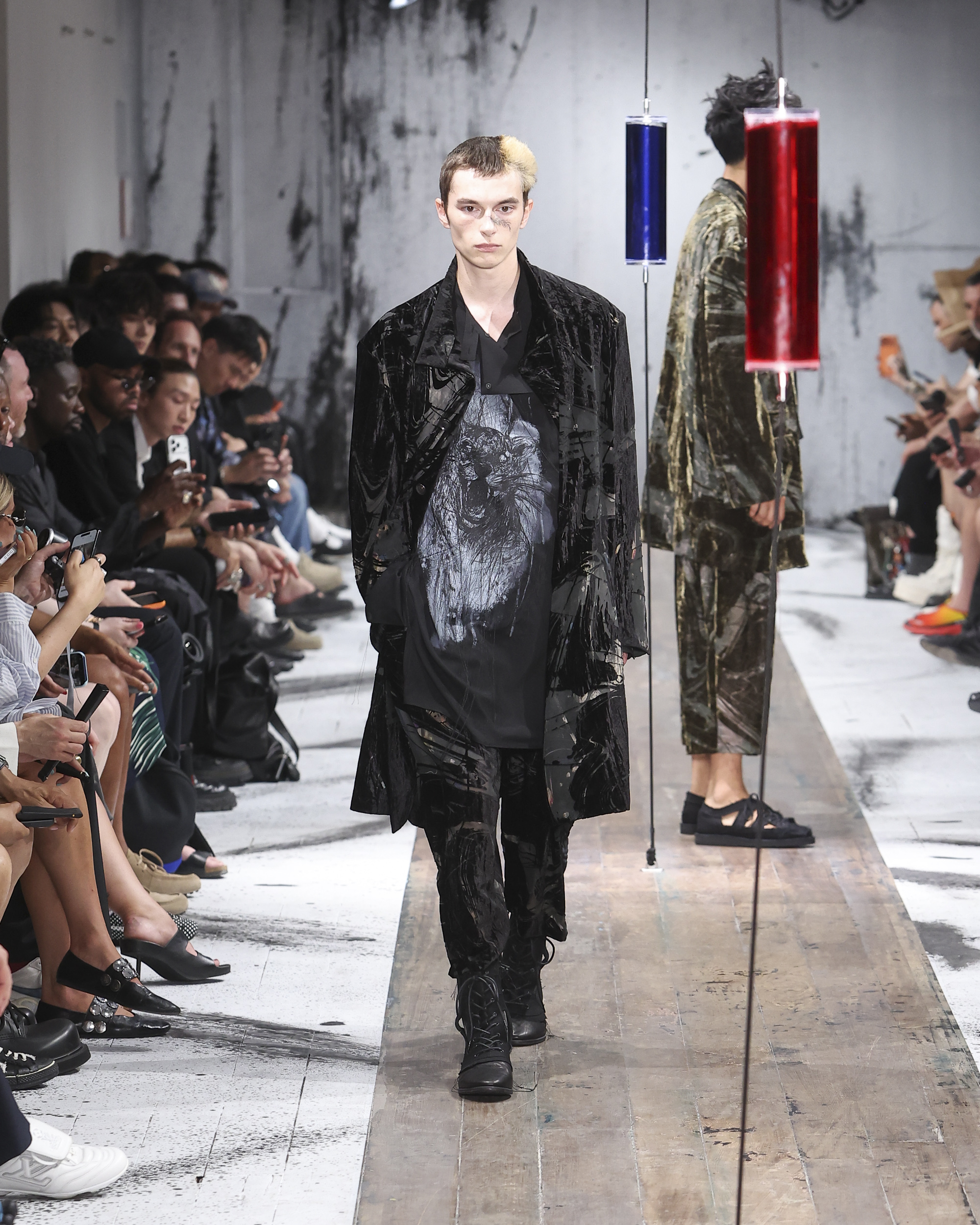 Yohji Yamamoto Spring/Summer 2027: Dressing for the End of Cool Yohji Yamamoto Spring/Summer 2027: Dressing for the End of Cool Vanity Teen 虚荣青年