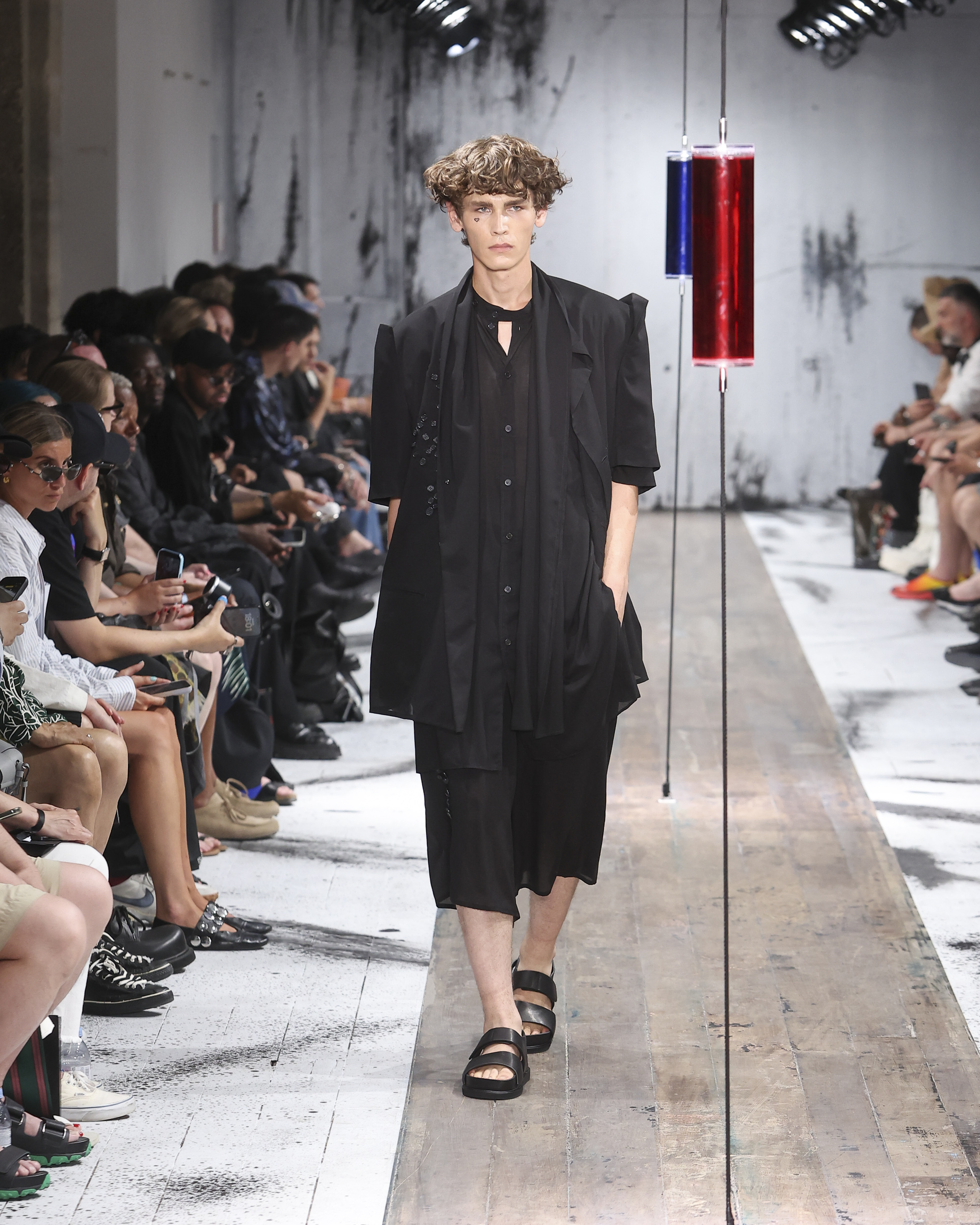Yohji Yamamoto Spring/Summer 2027: Dressing for the End of Cool Yohji Yamamoto Spring/Summer 2027: Dressing for the End of Cool Vanity Teen 虚荣青年