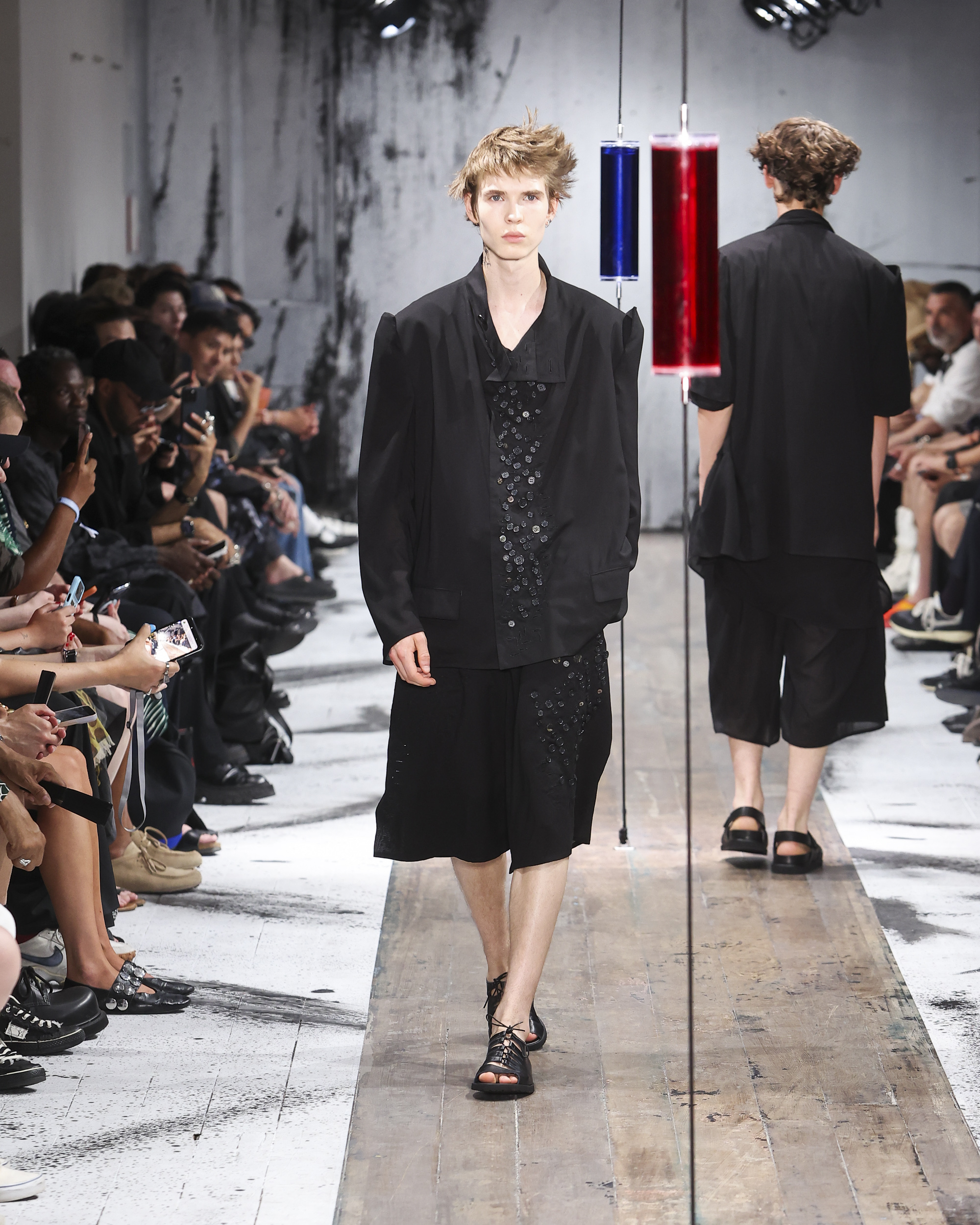 Yohji Yamamoto Spring/Summer 2027: Dressing for the End of Cool Yohji Yamamoto Spring/Summer 2027: Dressing for the End of Cool Vanity Teen 虚荣青年