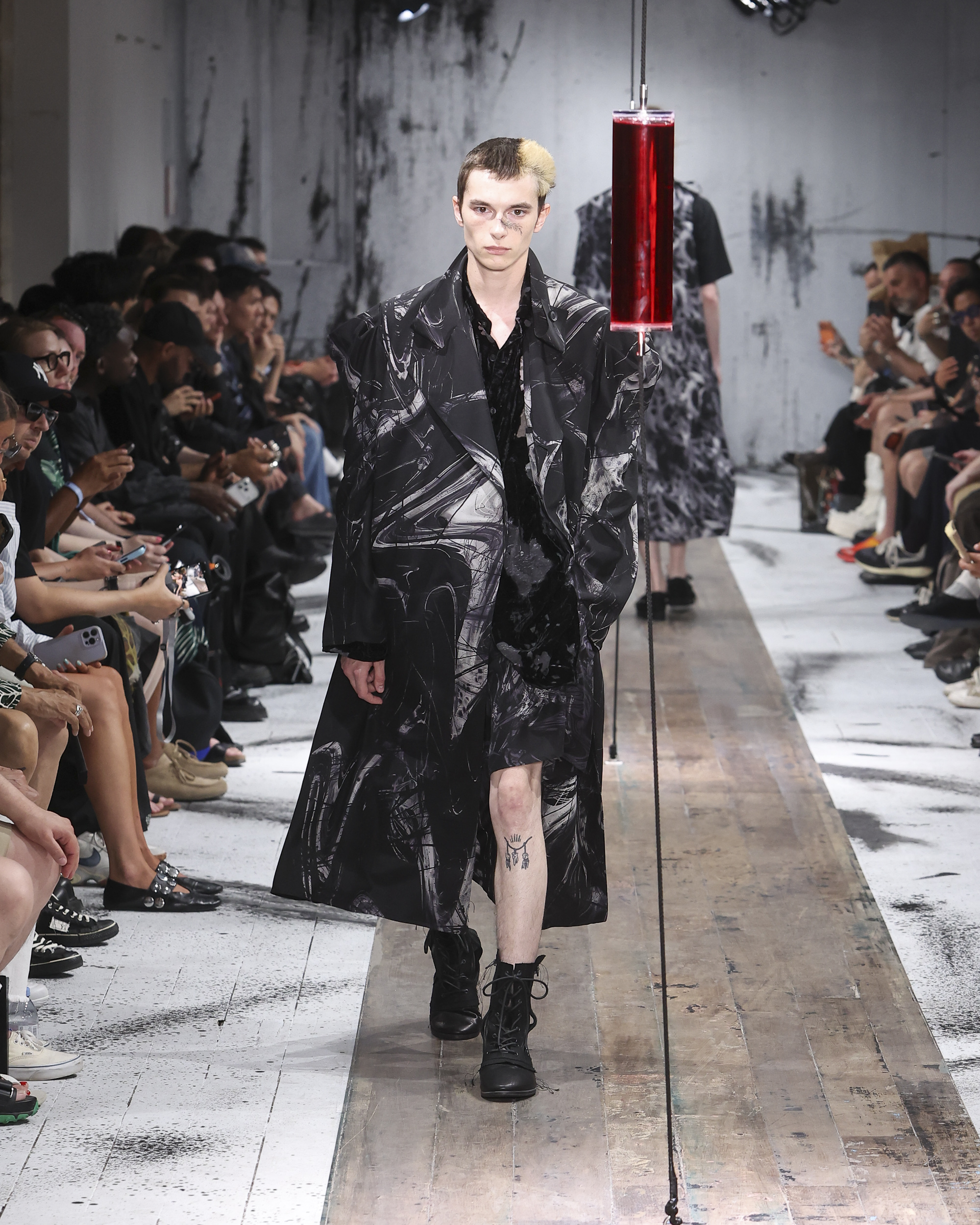 Yohji Yamamoto Spring/Summer 2027: Dressing for the End of Cool Yohji Yamamoto Spring/Summer 2027: Dressing for the End of Cool Vanity Teen 虚荣青年