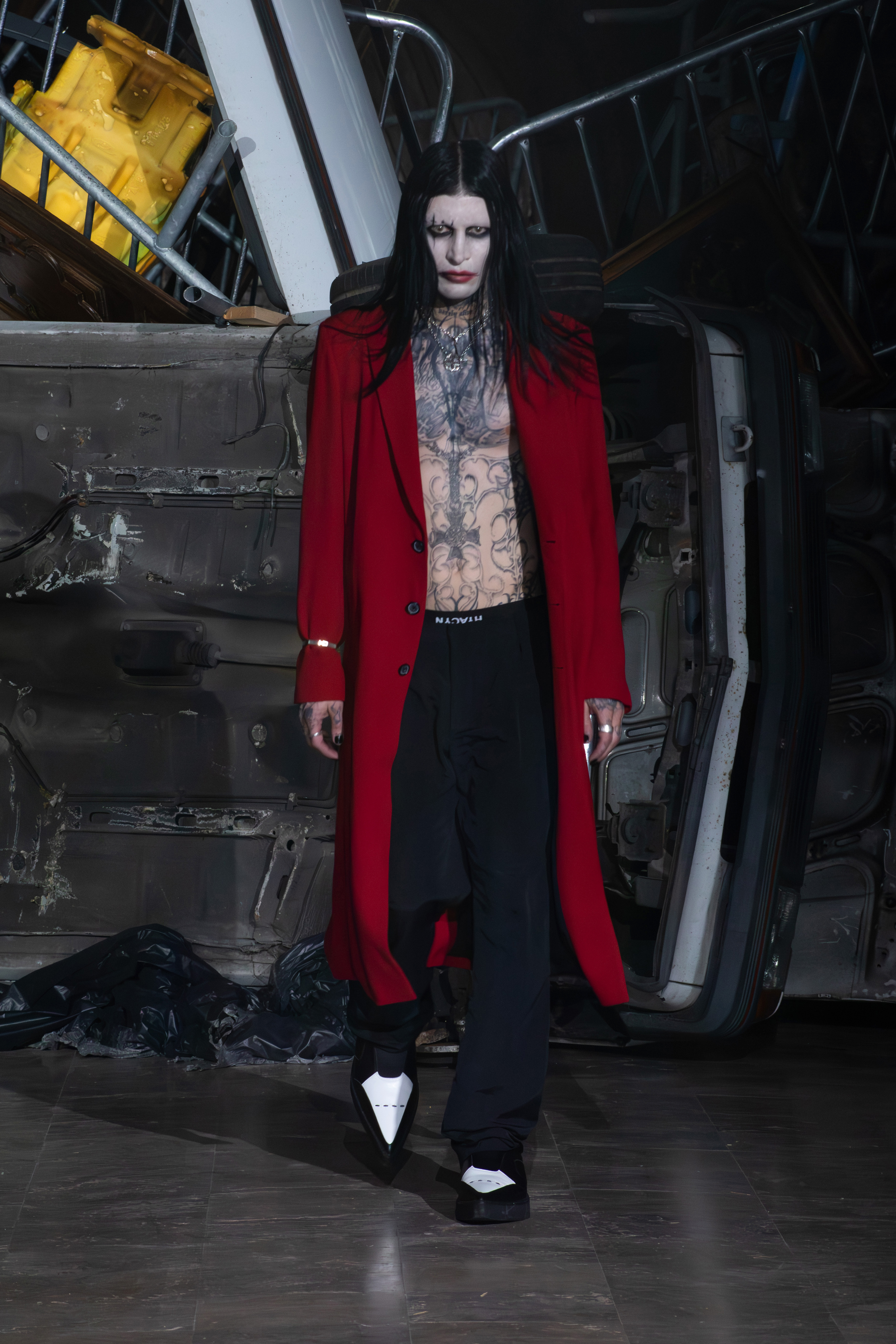 HYACYN REF 11211 red coat at Paris Men’s Fashion Week SS27