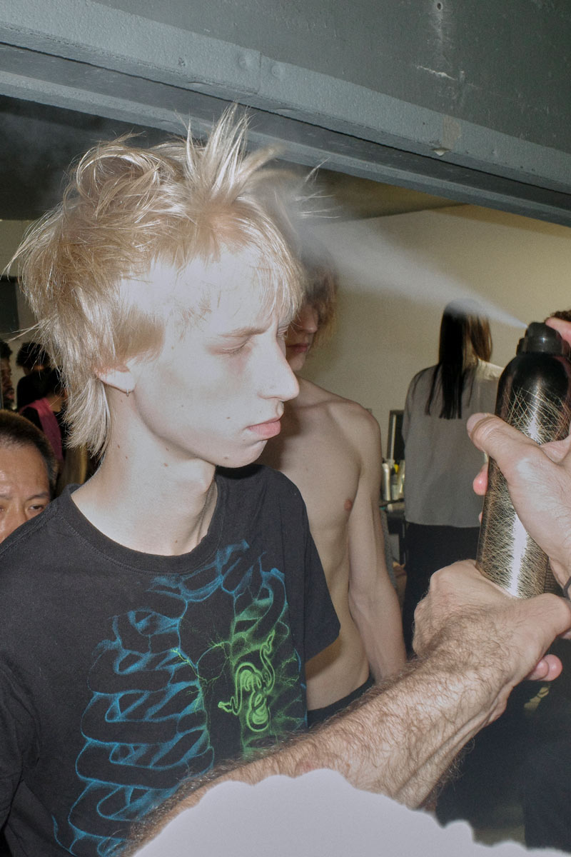 Behind the Scenes at SONGZIO Spring/Summer 2027 Behind the Scenes at SONGZIO Spring/Summer 2027 Vanity Teen 虚荣青年