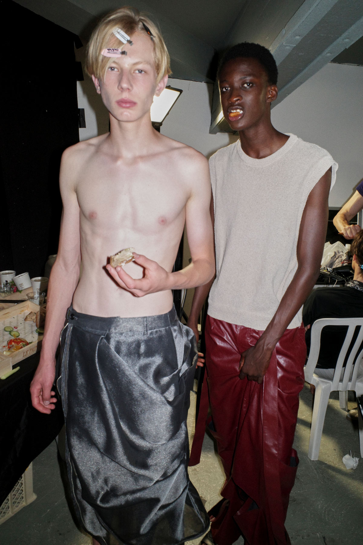 Behind the Scenes at SONGZIO Spring/Summer 2027 Behind the Scenes at SONGZIO Spring/Summer 2027 Vanity Teen 虚荣青年