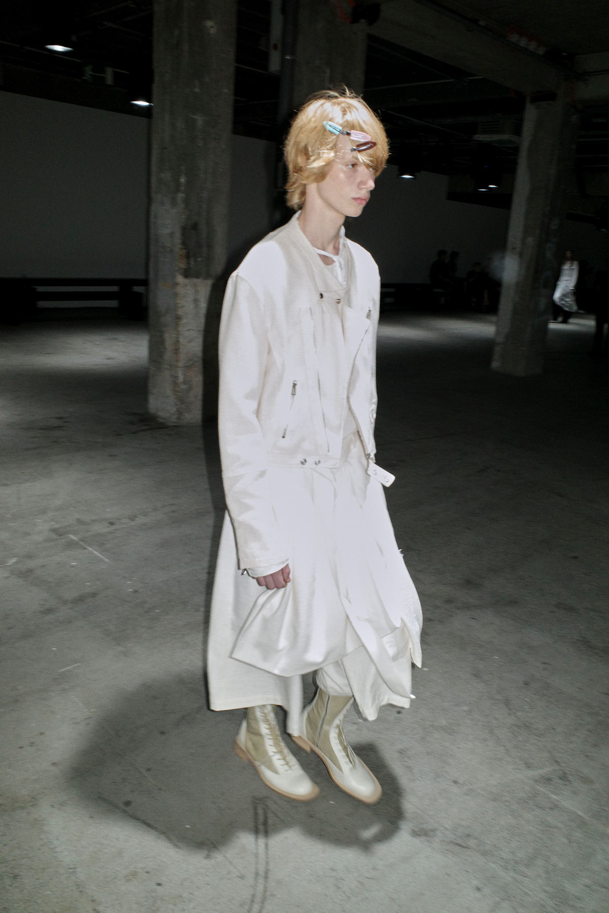 Behind the Scenes at SONGZIO Spring/Summer 2027 Behind the Scenes at SONGZIO Spring/Summer 2027 Vanity Teen 虚荣青年