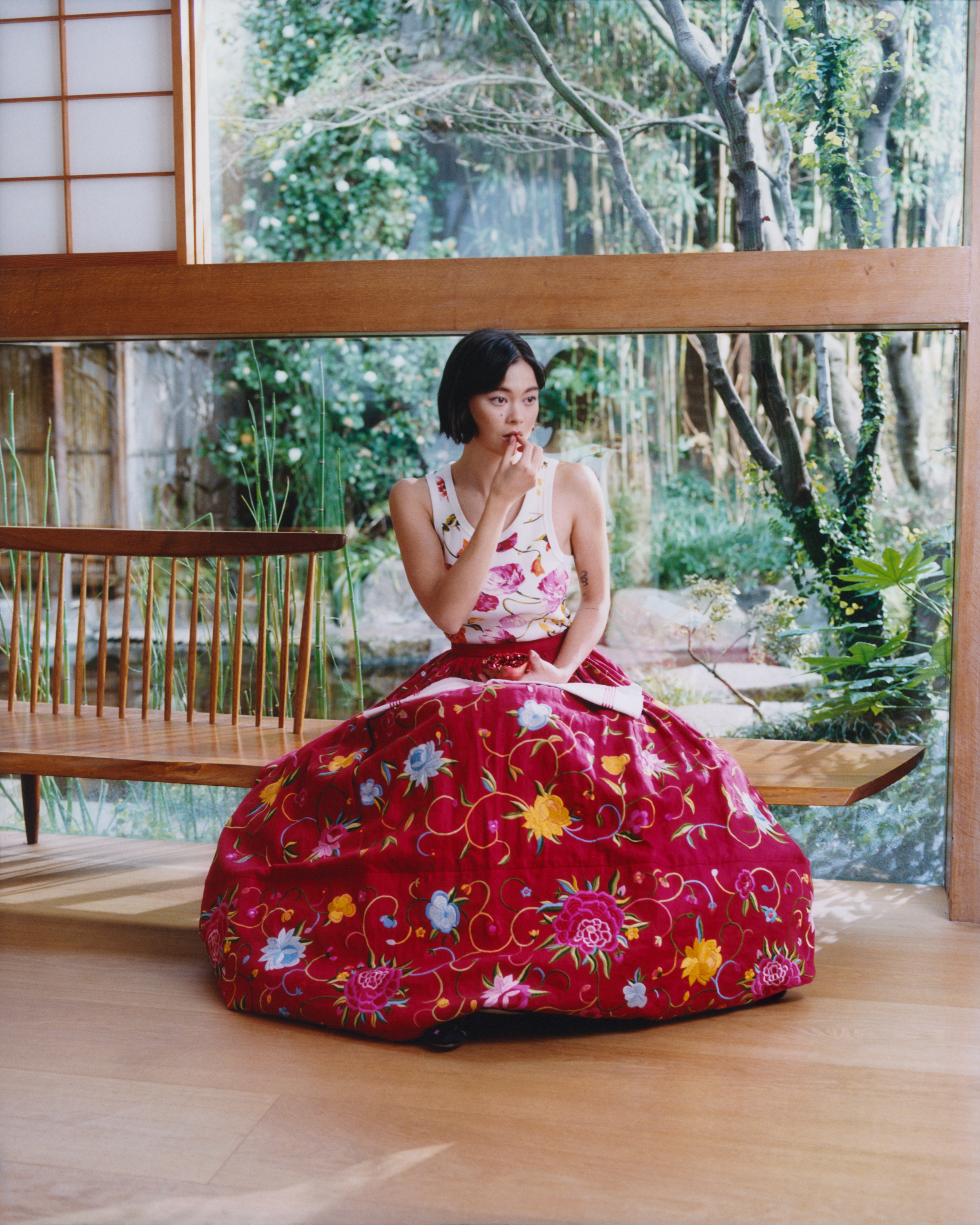 Home Is the New Luxury: Why Kenzo’s FW26 Campaign Chooses Quiet Over Noise Vanity Teen 虚荣青年 Home Is the New Luxury: Why Kenzo’s FW26 Campaign Chooses Quiet Over Noise Home Is the New Luxury: Why Kenzo’s FW26 Campaign Chooses Quiet Over Noise Vanity Teen 虚荣青年