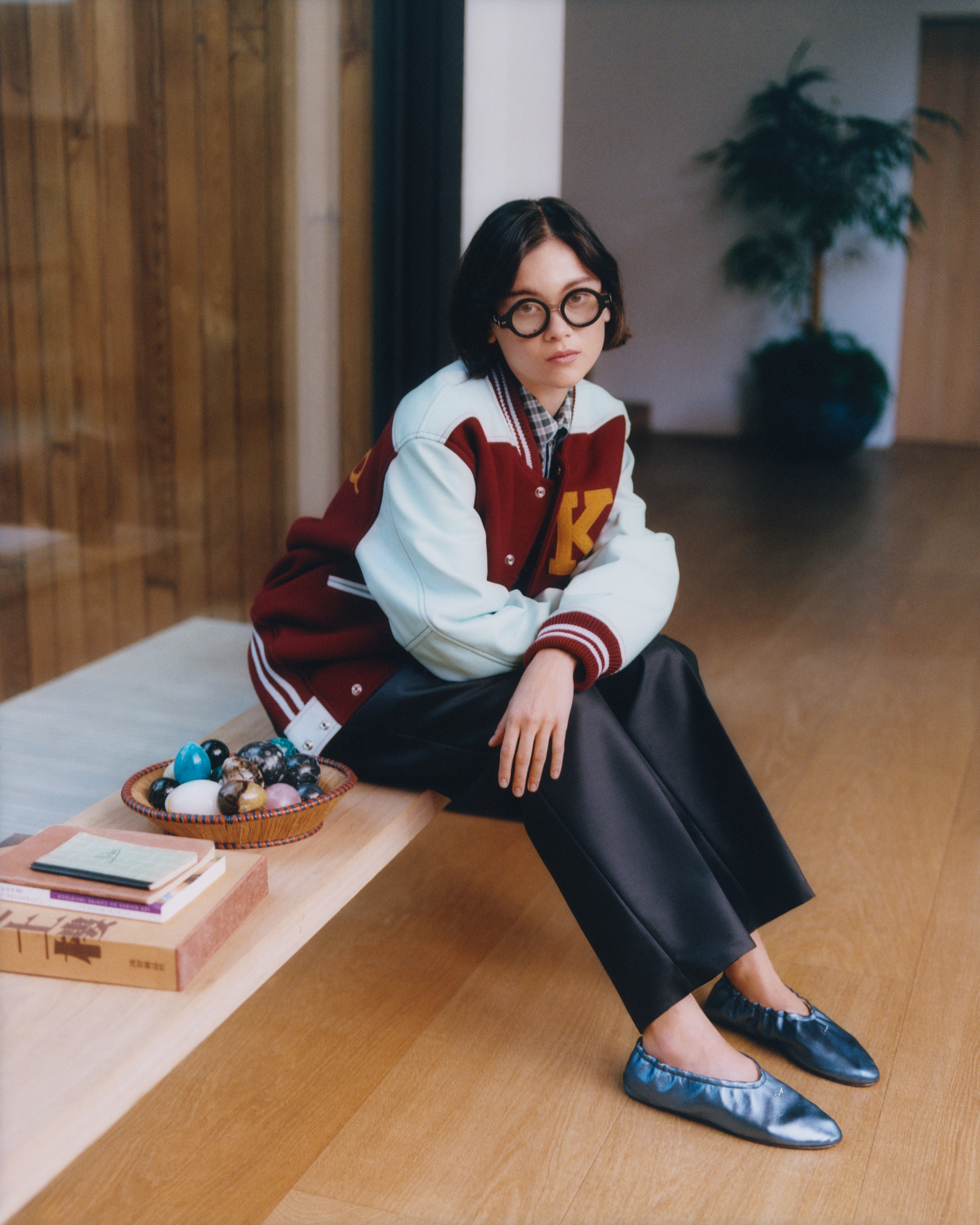 Home Is the New Luxury: Why Kenzo’s FW26 Campaign Chooses Quiet Over Noise Vanity Teen 虚荣青年 Home Is the New Luxury: Why Kenzo’s FW26 Campaign Chooses Quiet Over Noise Home Is the New Luxury: Why Kenzo’s FW26 Campaign Chooses Quiet Over Noise Vanity Teen 虚荣青年