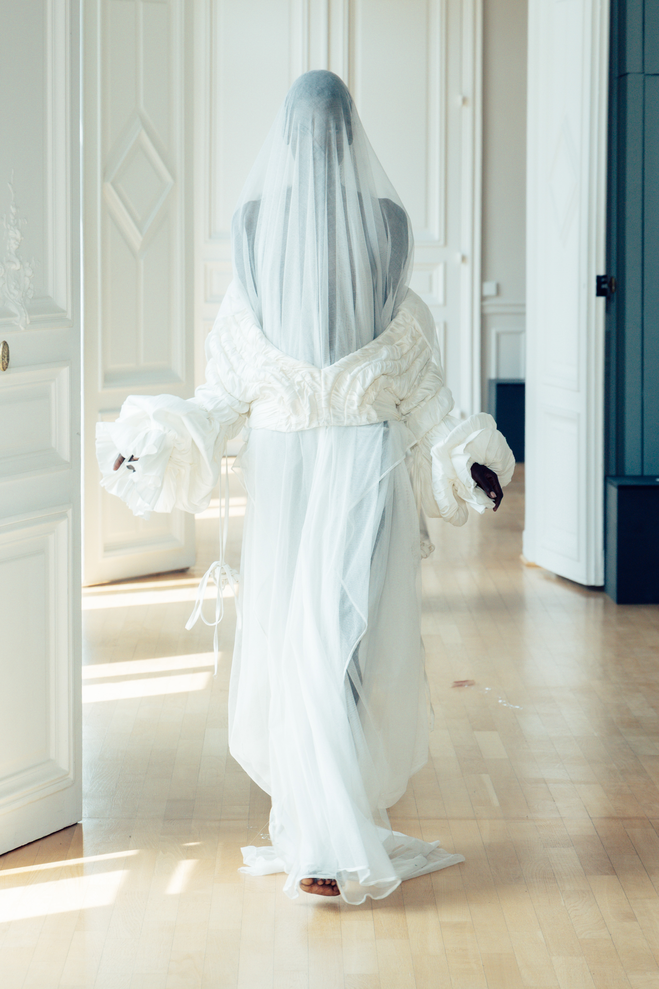 AZIZ Haute Couture Fall 2026: Sculpting Freedom in 3 Acts Vanity Teen 虚荣青年 AZIZ Haute Couture Fall 2026: Sculpting Freedom in 3 Acts AZIZ Haute Couture Fall 2026: Sculpting Freedom in 3 Acts Vanity Teen 虚荣青年