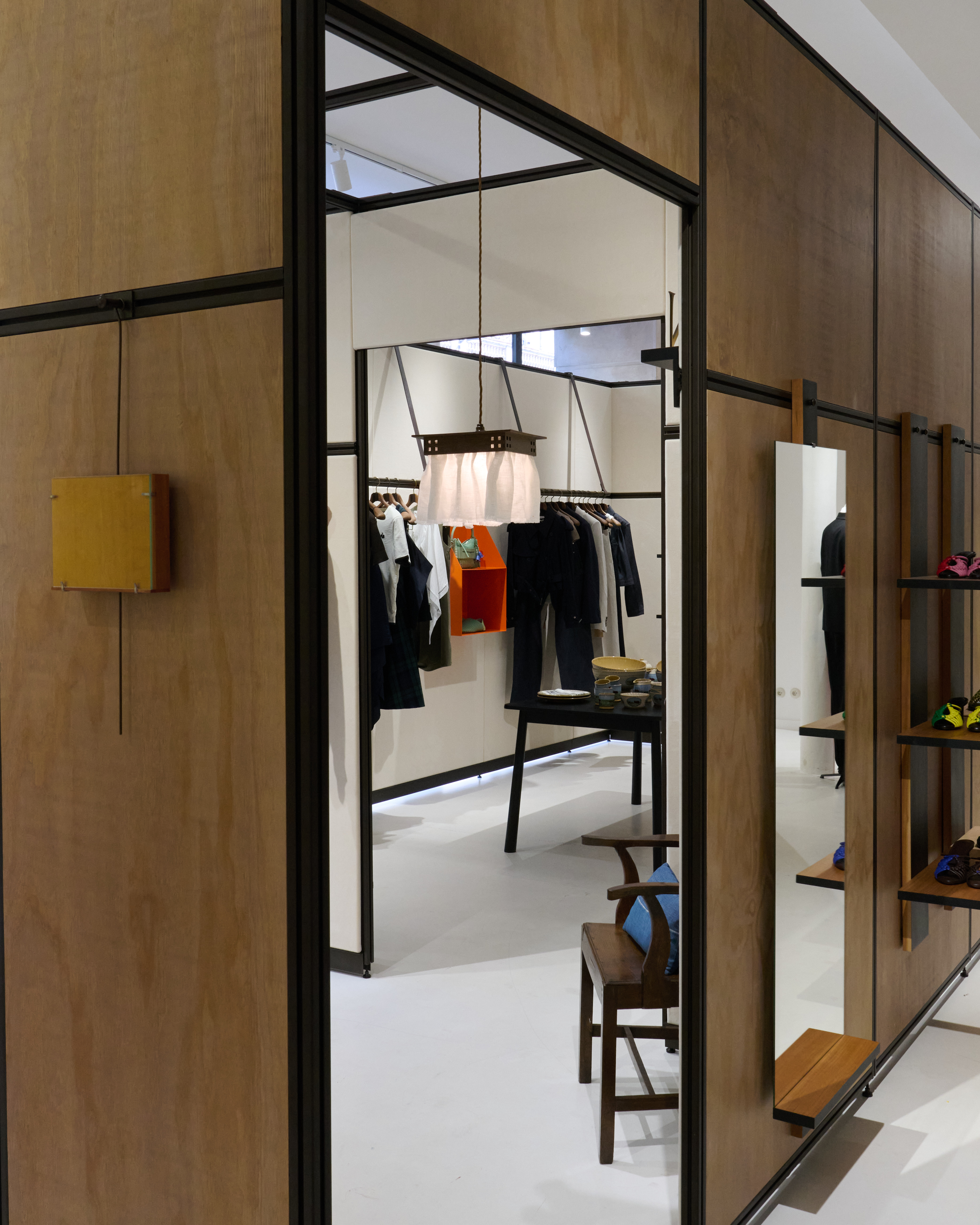 JW ANDERSON’S PARIS TAKEOVER: A POP-UP WHERE FASHION GETS WEIRD, WARM AND COLLECTIBLE Vanity Teen 虚荣青年 JW ANDERSON’S PARIS TAKEOVER: A POP-UP WHERE FASHION GETS WEIRD, WARM AND COLLECTIBLE JW ANDERSON’S PARIS TAKEOVER: A POP-UP WHERE FASHION GETS WEIRD, WARM AND COLLECTIBLE Vanity Teen 虚荣青年
