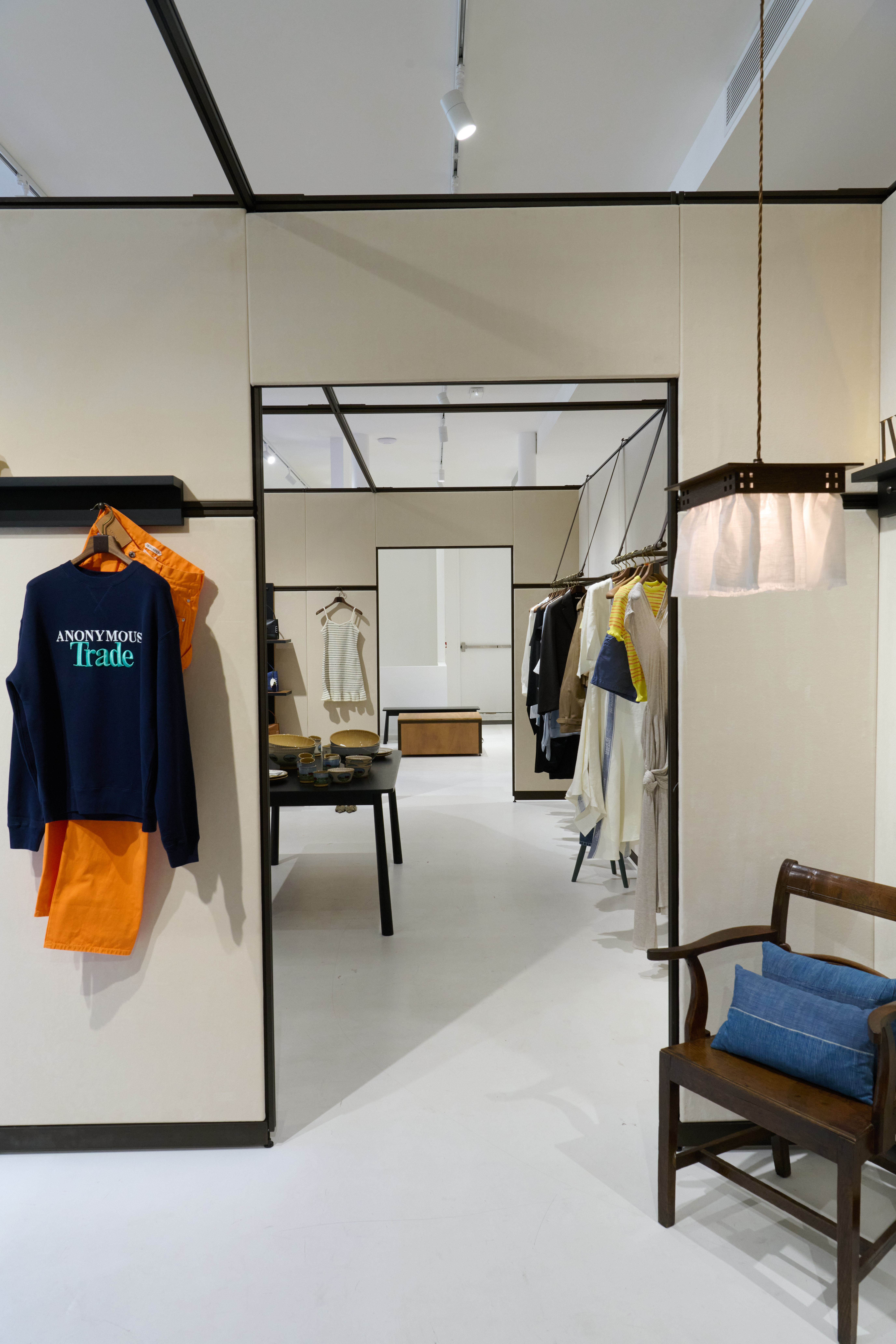 JW ANDERSON’S PARIS TAKEOVER: A POP-UP WHERE FASHION GETS WEIRD, WARM AND COLLECTIBLE Vanity Teen 虚荣青年 JW ANDERSON’S PARIS TAKEOVER: A POP-UP WHERE FASHION GETS WEIRD, WARM AND COLLECTIBLE JW ANDERSON’S PARIS TAKEOVER: A POP-UP WHERE FASHION GETS WEIRD, WARM AND COLLECTIBLE Vanity Teen 虚荣青年