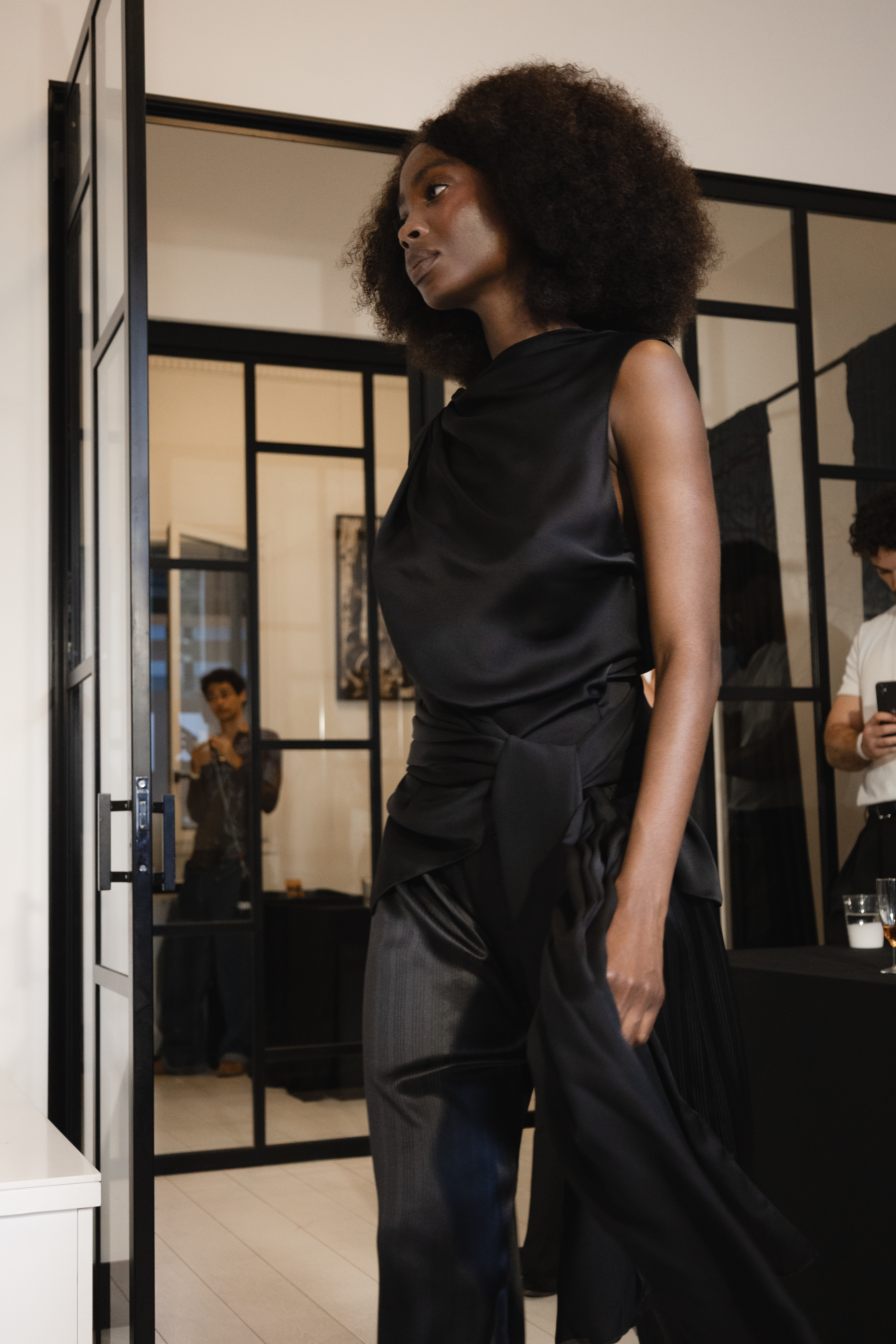 The Future Dresses in Black: MYX Paris and the Poetry of Quiet Precision Vanity Teen 虚荣青年 The Future Dresses in Black: MYX Paris and the Poetry of Quiet Precision The Future Dresses in Black: MYX Paris and the Poetry of Quiet Precision Vanity Teen 虚荣青年