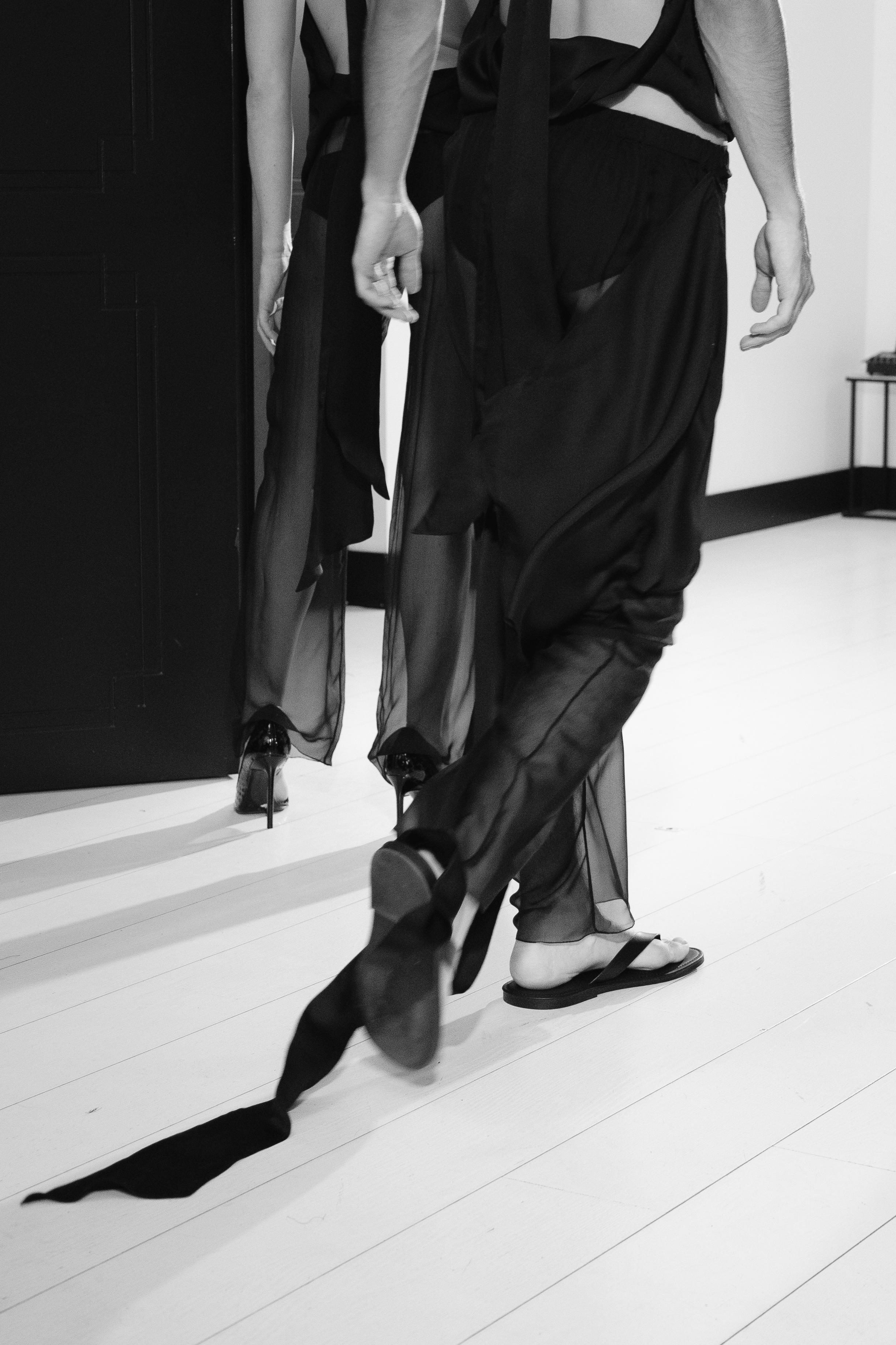 The Future Dresses in Black: MYX Paris and the Poetry of Quiet Precision Vanity Teen 虚荣青年 The Future Dresses in Black: MYX Paris and the Poetry of Quiet Precision The Future Dresses in Black: MYX Paris and the Poetry of Quiet Precision Vanity Teen 虚荣青年