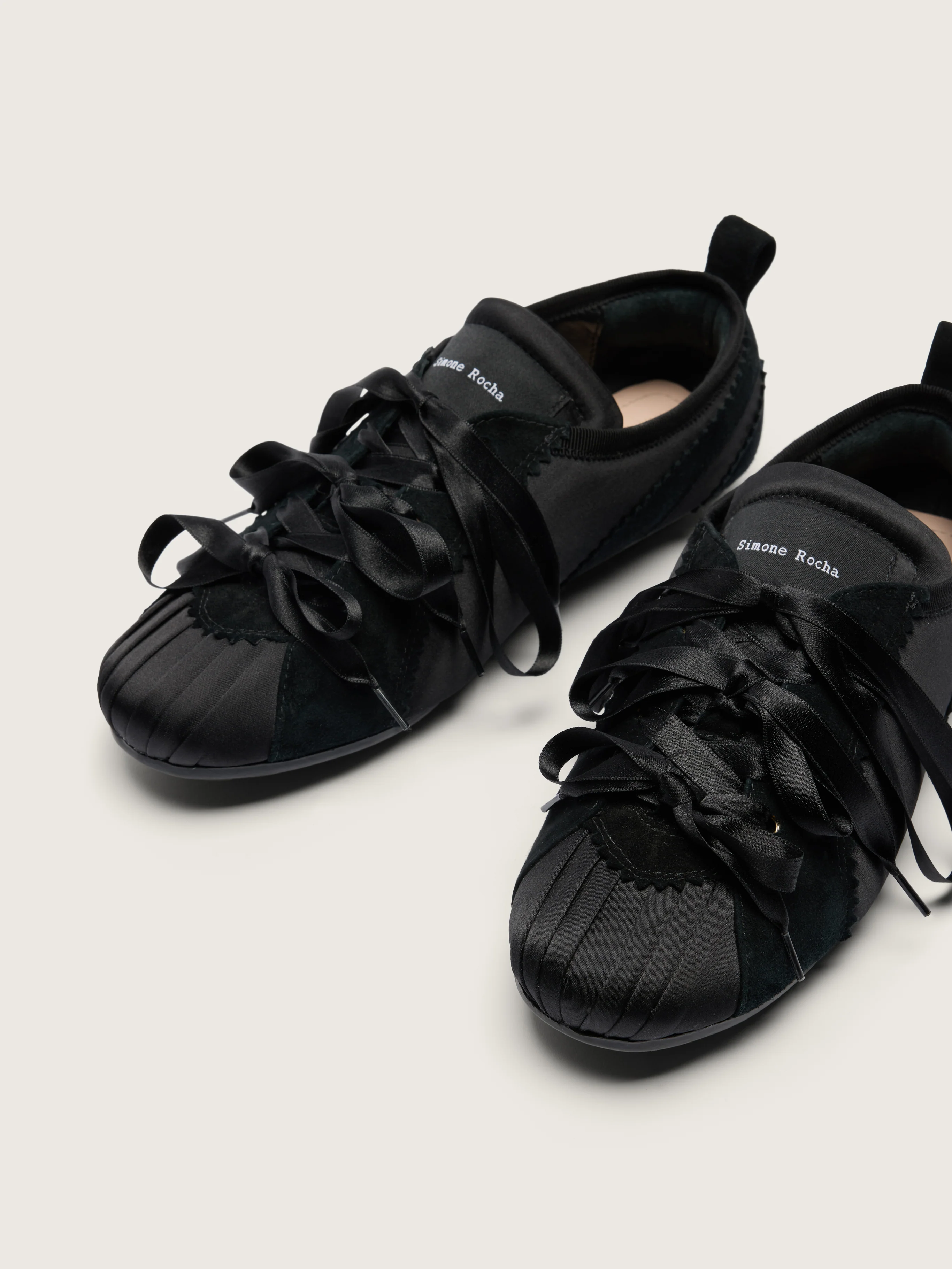 Sneakerinas: The Summer 2026 Trend Taking Balletcore to the Next Level Vanity Teen 虚荣青年 sneakerina Simone Rocha