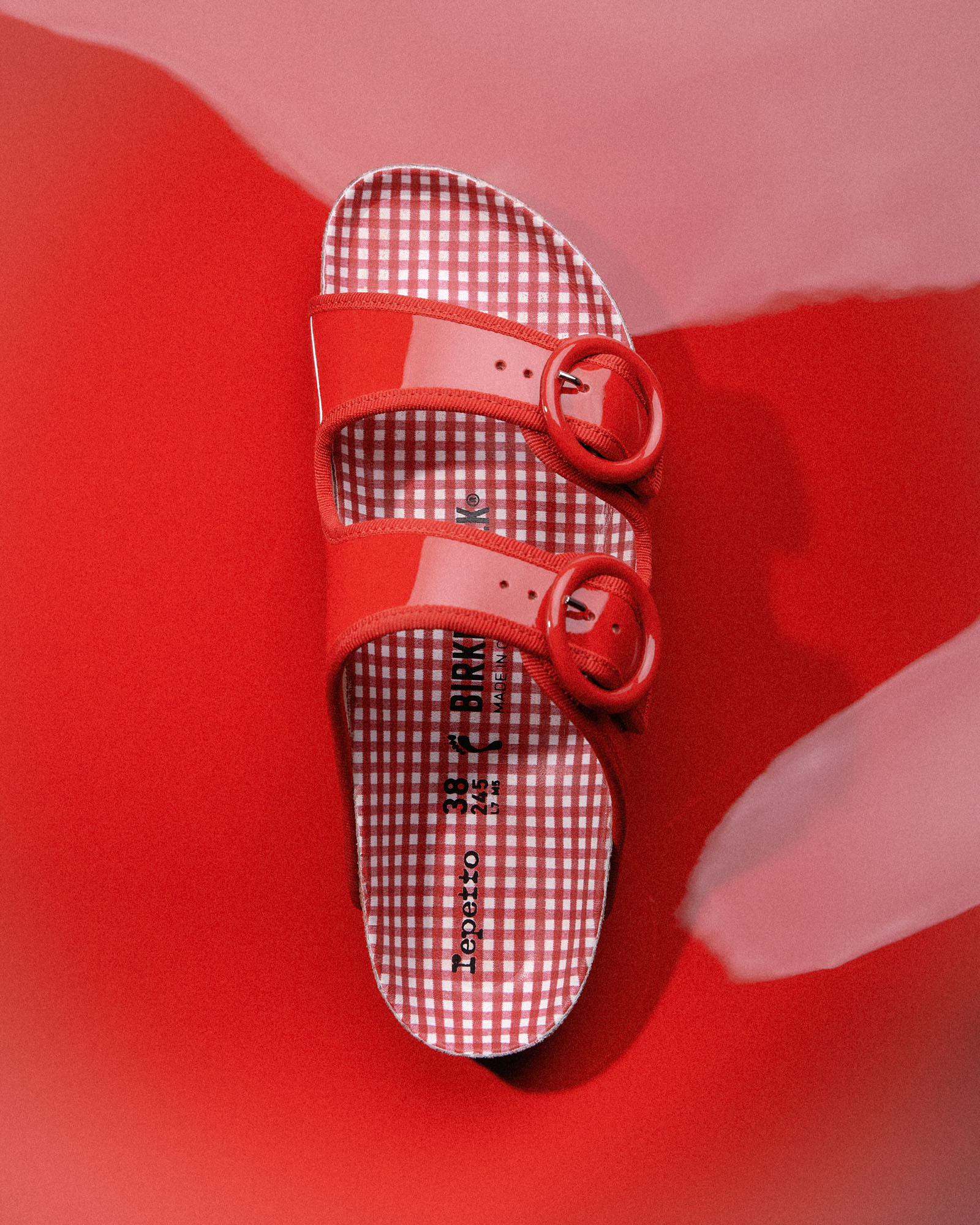 Balletcore Meets Orthopaedics: Why the Birkenstock x Repetto Collaboration Actually Makes Sense Vanity Teen 虚荣青年 Balletcore Meets Orthopaedics: Why the Birkenstock x Repetto Collaboration Actually Makes Sense Balletcore Meets Orthopaedics: Why the Birkenstock x Repetto Collaboration Actually Makes Sense Vanity Teen 虚荣青年