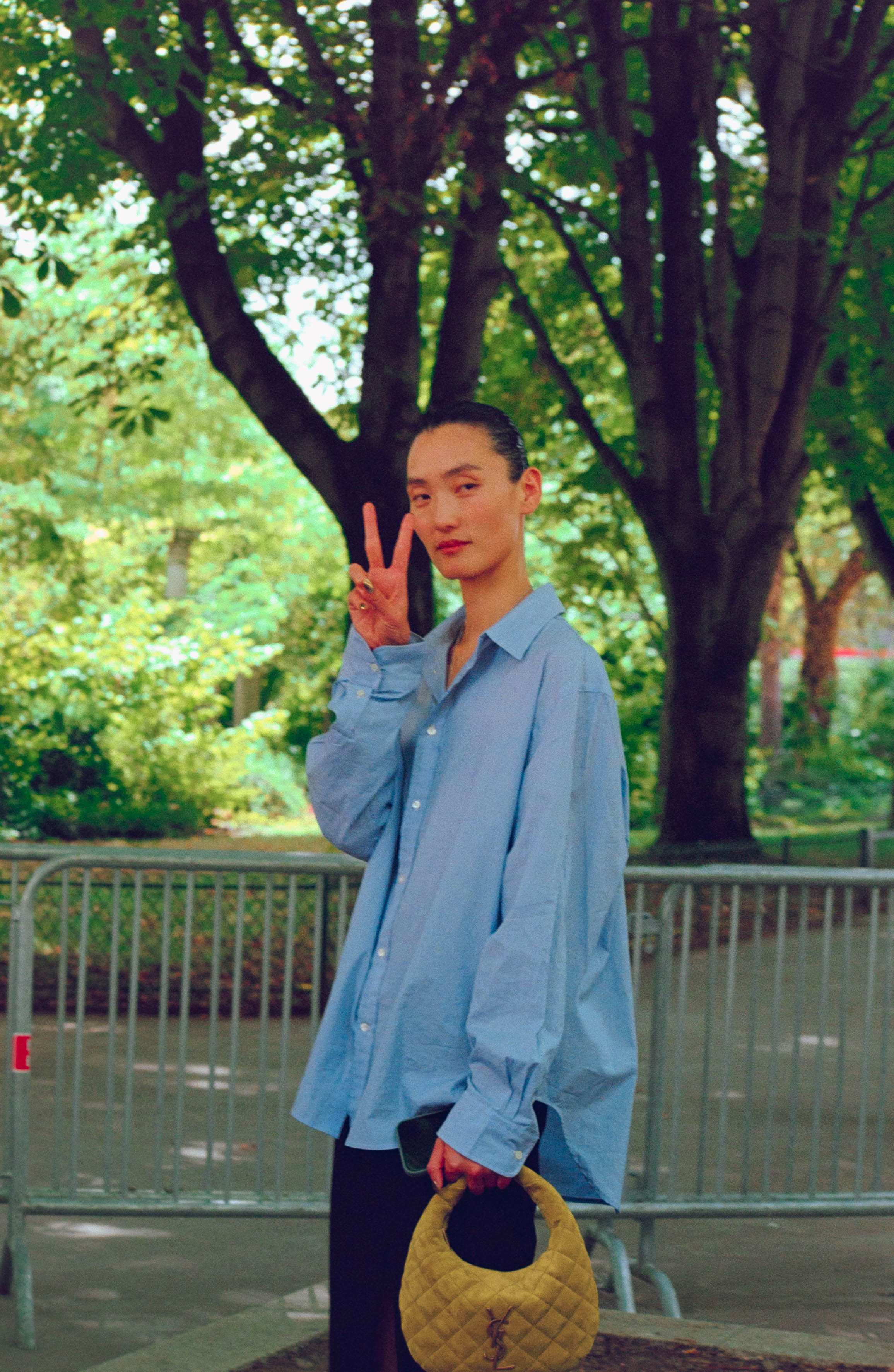 MODELS OFF DUTY - COUTURE, UNDONE Vanity Teen 虚荣青年 MODELS OFF DUTY - COUTURE, UNDONE MODELS OFF DUTY - COUTURE, UNDONE Vanity Teen 虚荣青年
