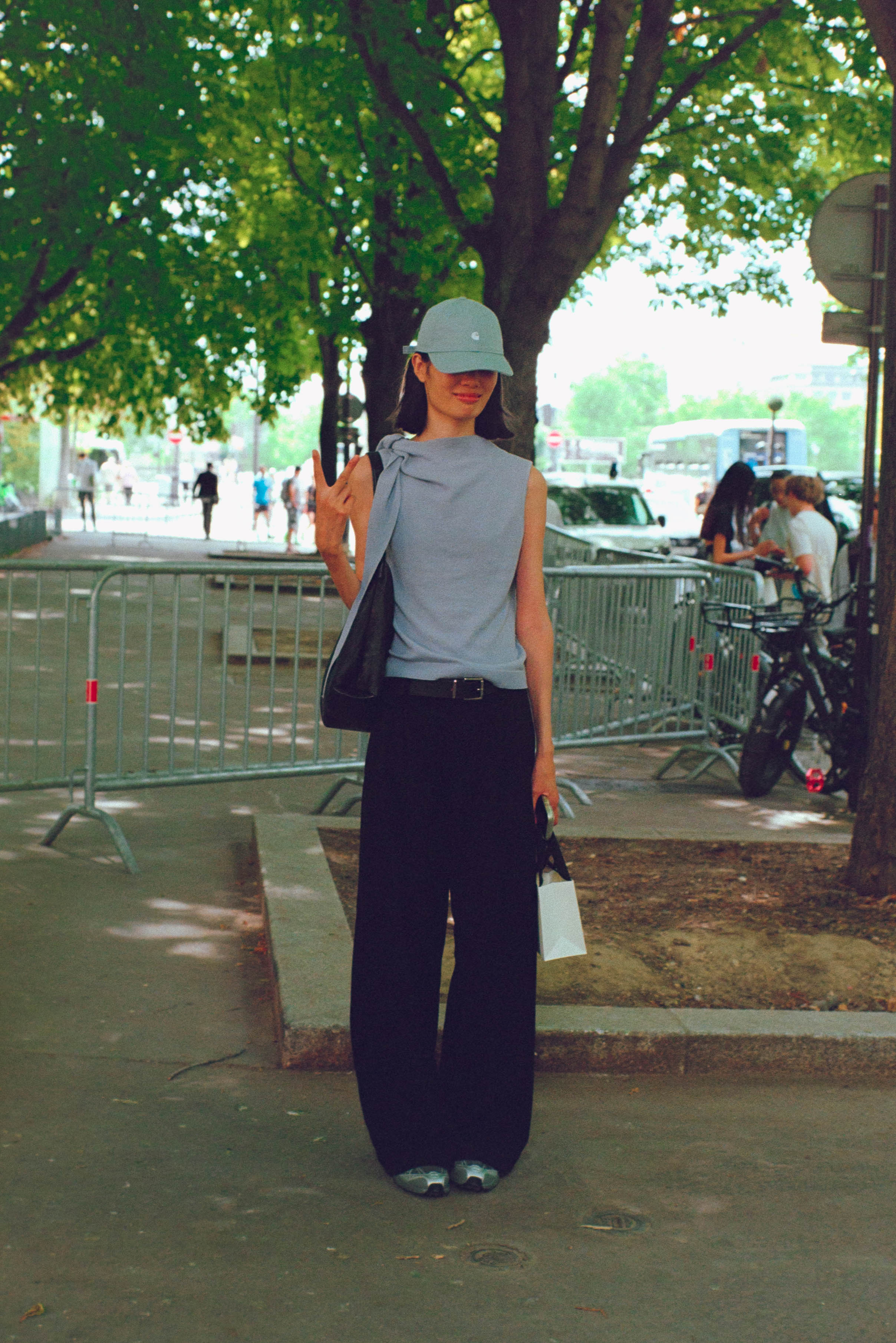 MODELS OFF DUTY - COUTURE, UNDONE Vanity Teen 虚荣青年 MODELS OFF DUTY - COUTURE, UNDONE MODELS OFF DUTY - COUTURE, UNDONE Vanity Teen 虚荣青年
