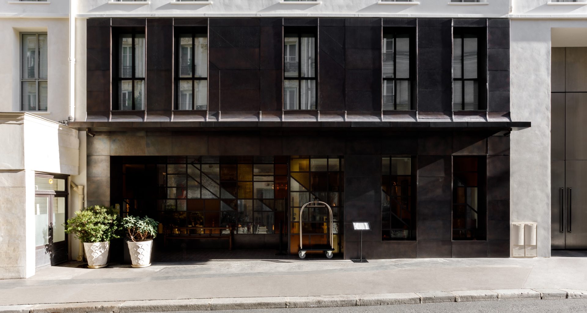 Paris Doesn’t Need Another Luxury Hotel. Until It Does: Experimental Marais Paris Doesn’t Need Another Luxury Hotel. Until It Does: Experimental Marais Vanity Teen 虚荣青年