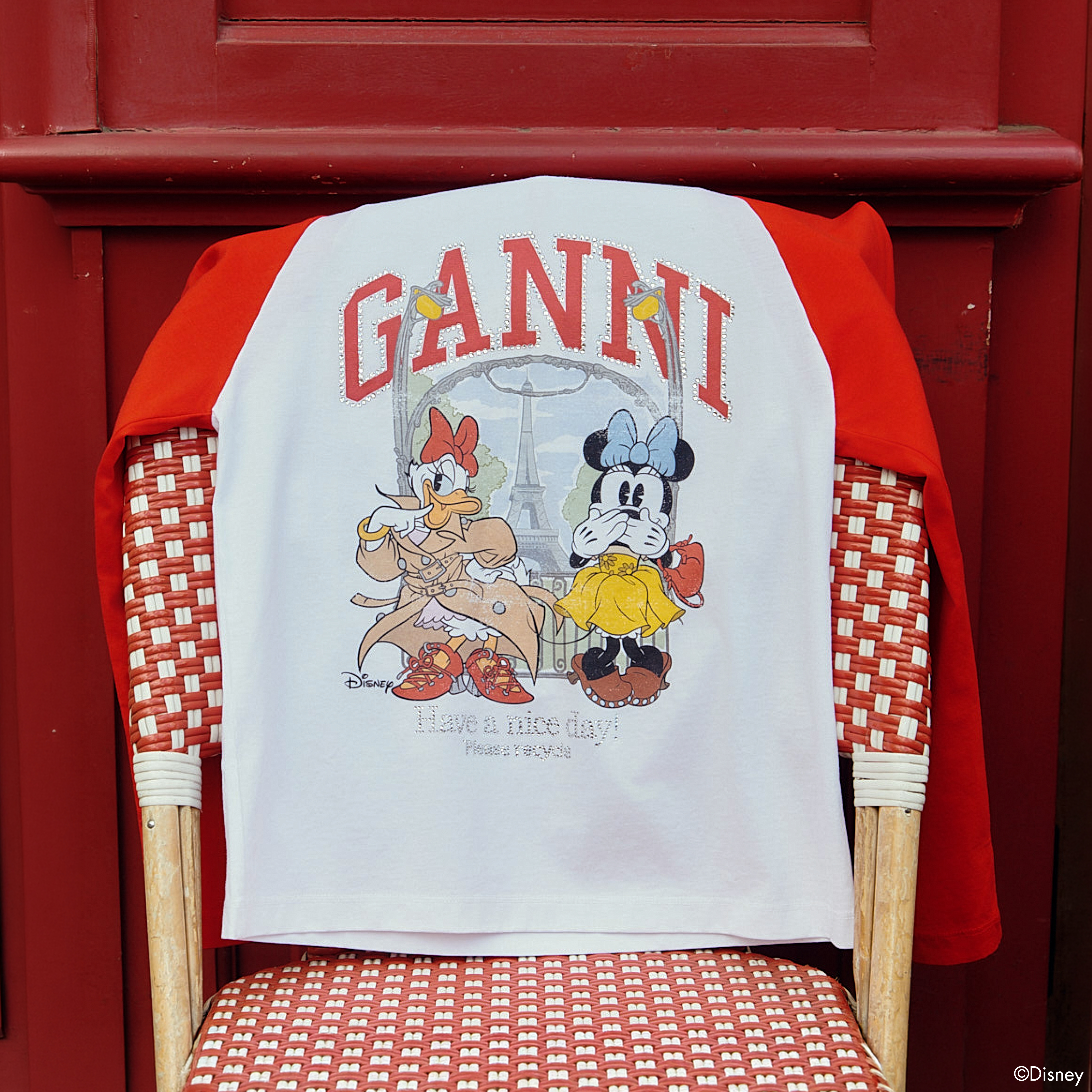 Daisy Duck Just Hijacked Paris, and GANNI Made It Fashion Vanity Teen 虚荣青年 Daisy Duck Just Hijacked Paris, and GANNI Made It Fashion Daisy Duck Just Hijacked Paris, and GANNI Made It Fashion Vanity Teen 虚荣青年