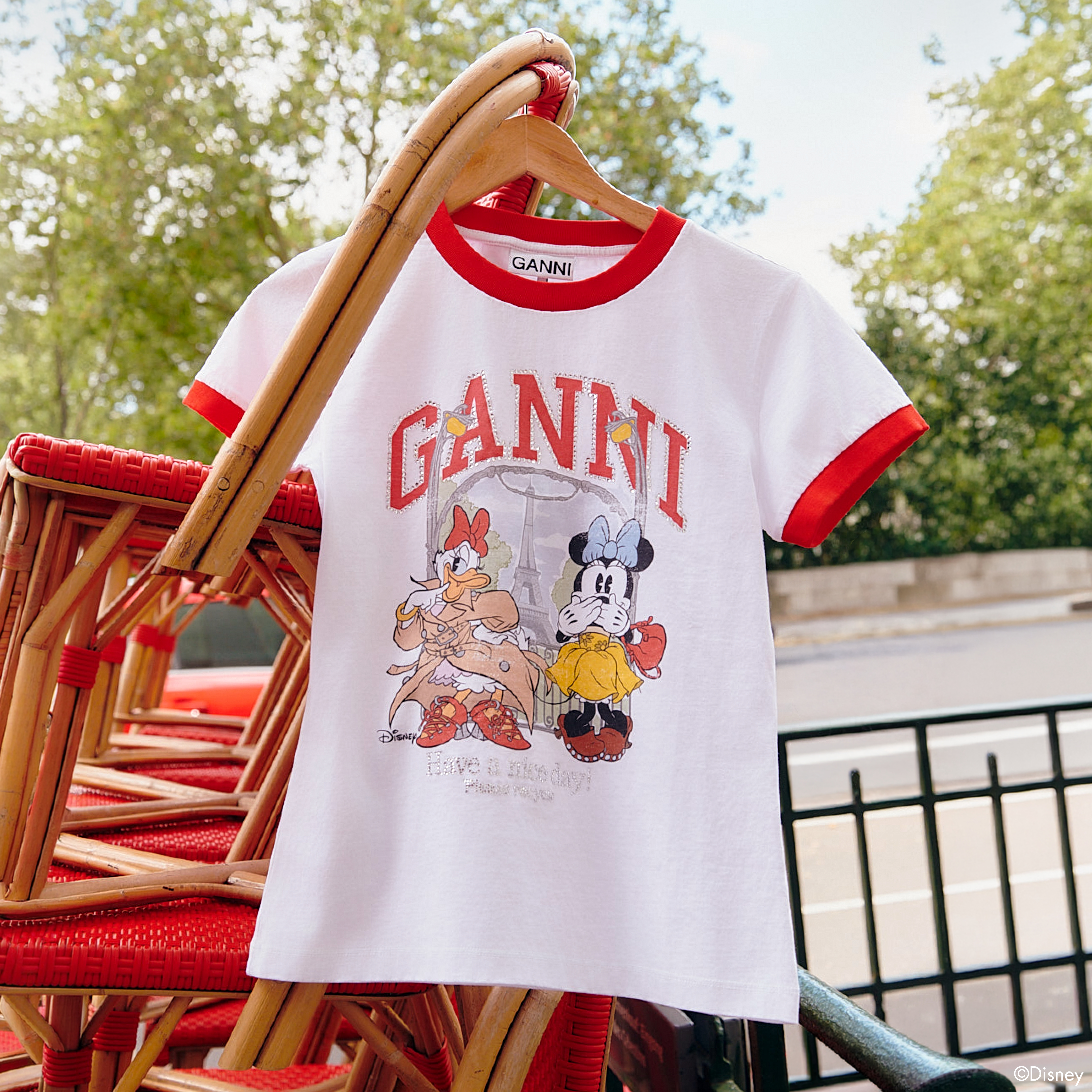 Daisy Duck Just Hijacked Paris, and GANNI Made It Fashion Vanity Teen 虚荣青年 Daisy Duck Just Hijacked Paris, and GANNI Made It Fashion Daisy Duck Just Hijacked Paris, and GANNI Made It Fashion Vanity Teen 虚荣青年