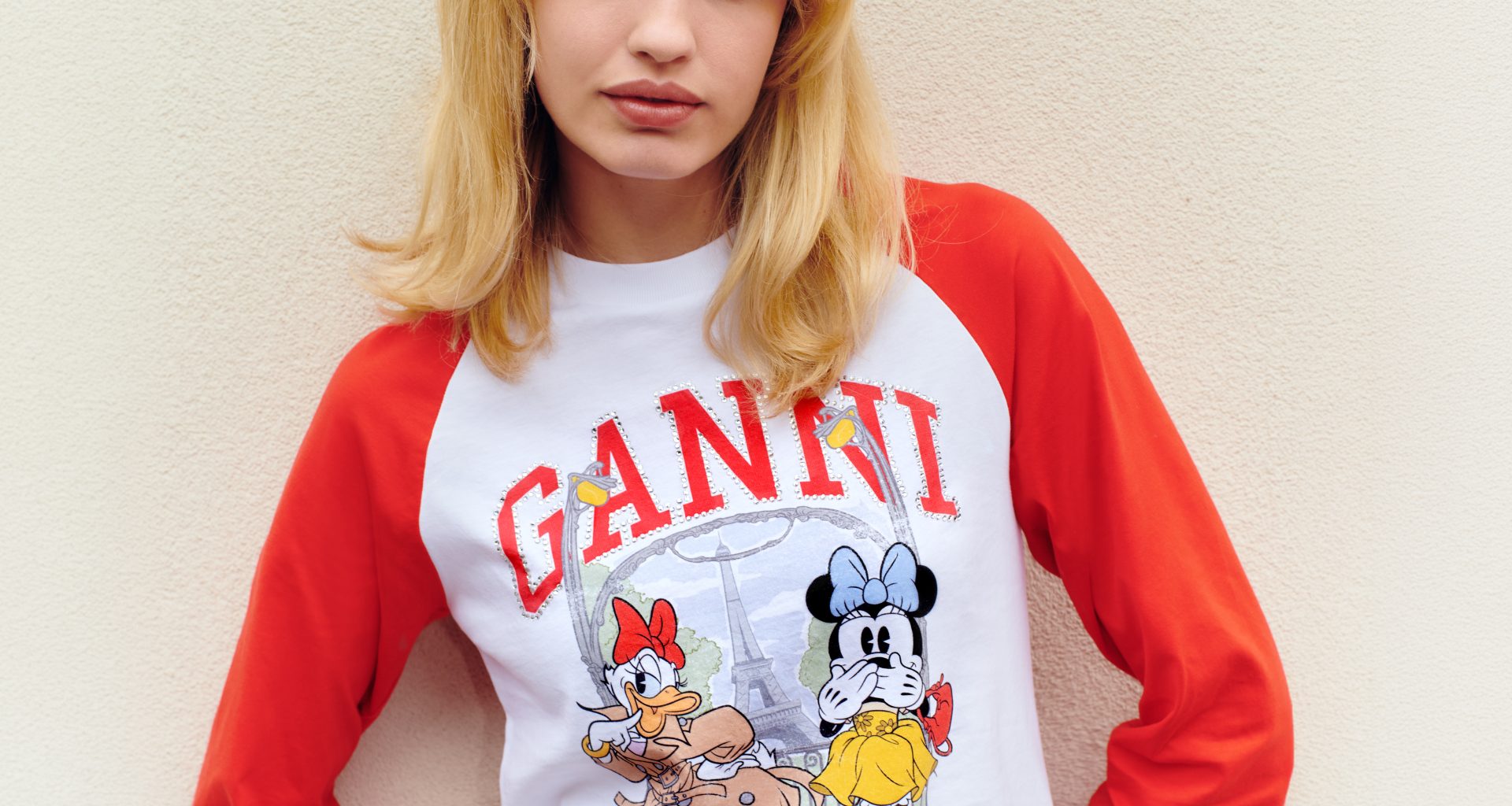 Daisy Duck Just Hijacked Paris, and GANNI Made It Fashion Daisy Duck Just Hijacked Paris, and GANNI Made It Fashion Vanity Teen 虚荣青年