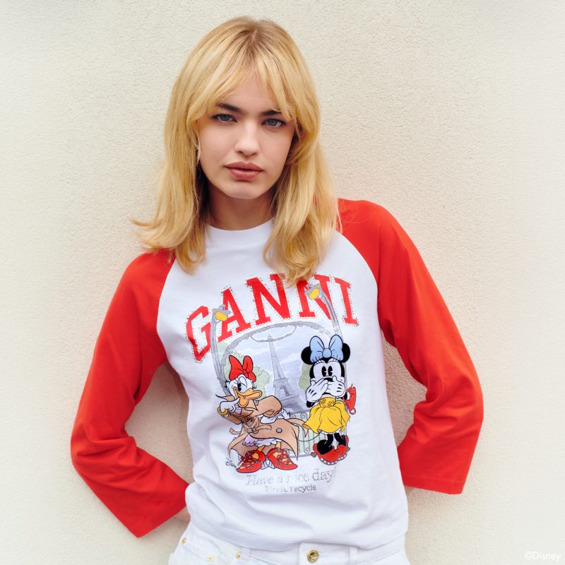Daisy Duck Just Hijacked Paris, and GANNI Made It Fashion Daisy Duck Just Hijacked Paris, and GANNI Made It Fashion Vanity Teen 虚荣青年
