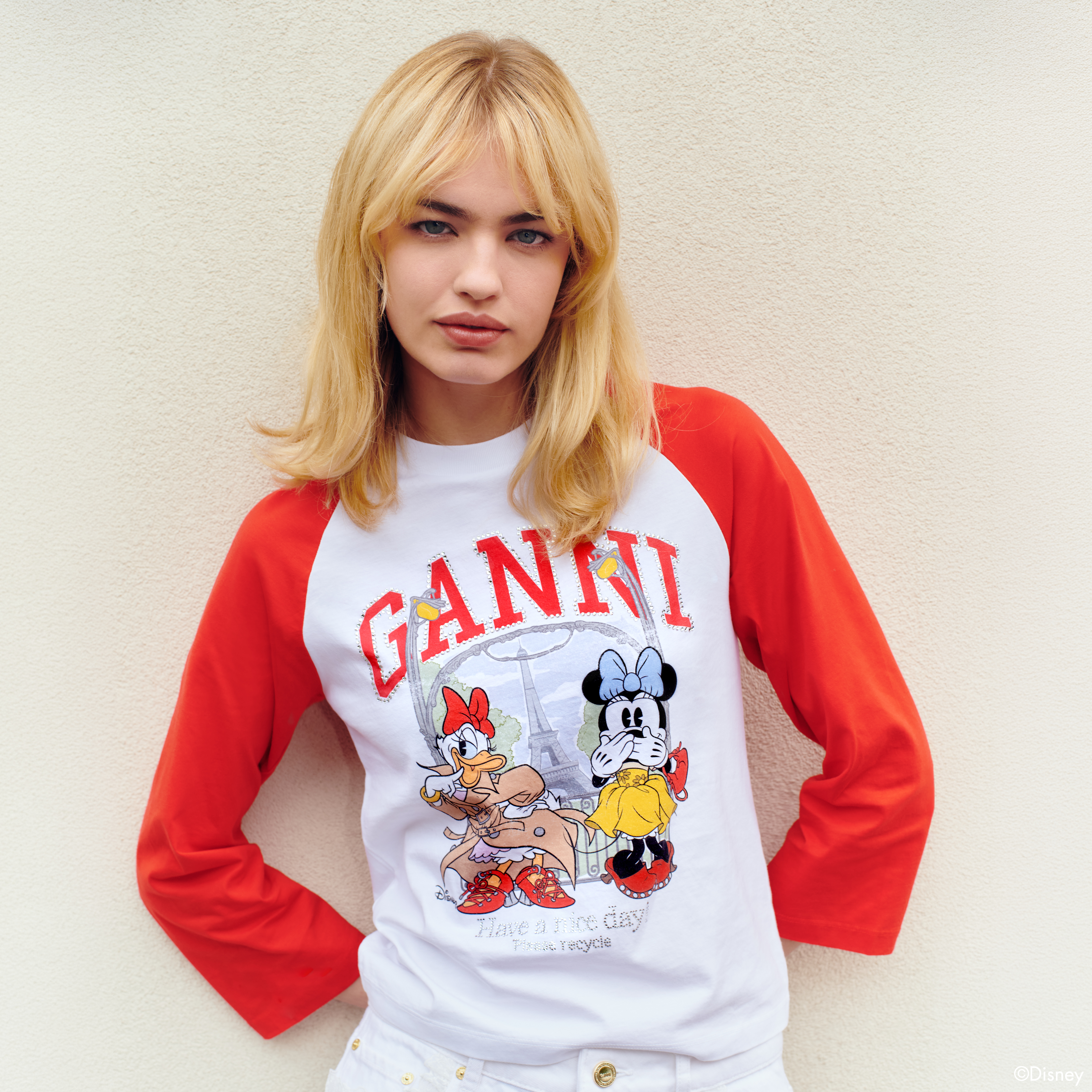 Daisy Duck Just Hijacked Paris, and GANNI Made It Fashion Daisy Duck Just Hijacked Paris, and GANNI Made It Fashion Vanity Teen 虚荣青年