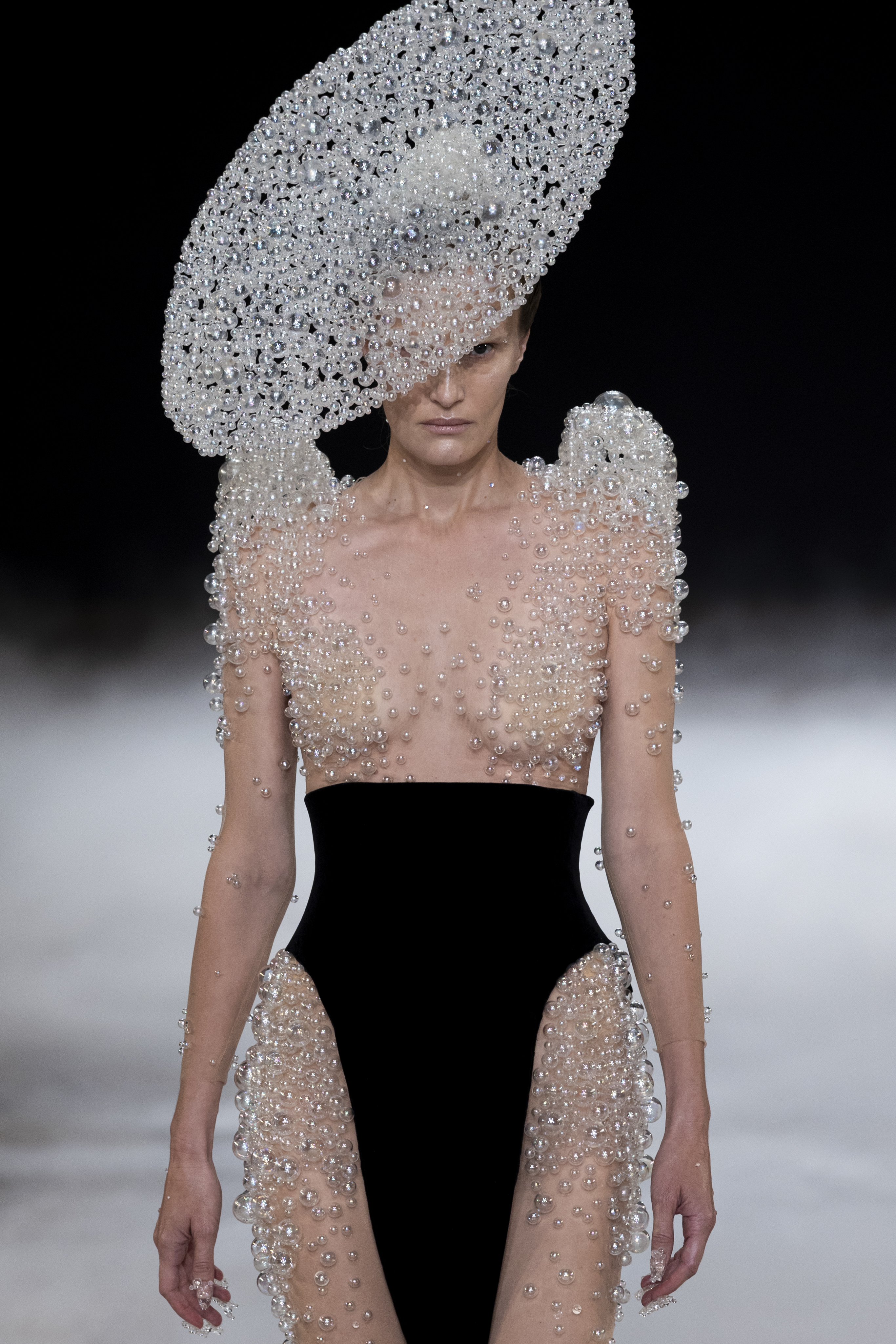 Iris van Herpen Haute Couture 2027: turning plasma into poetry Vanity Teen 虚荣青年 Iris van Herpen Haute Couture 2027: turning plasma into poetry Iris van Herpen Haute Couture 2027: turning plasma into poetry Vanity Teen 虚荣青年